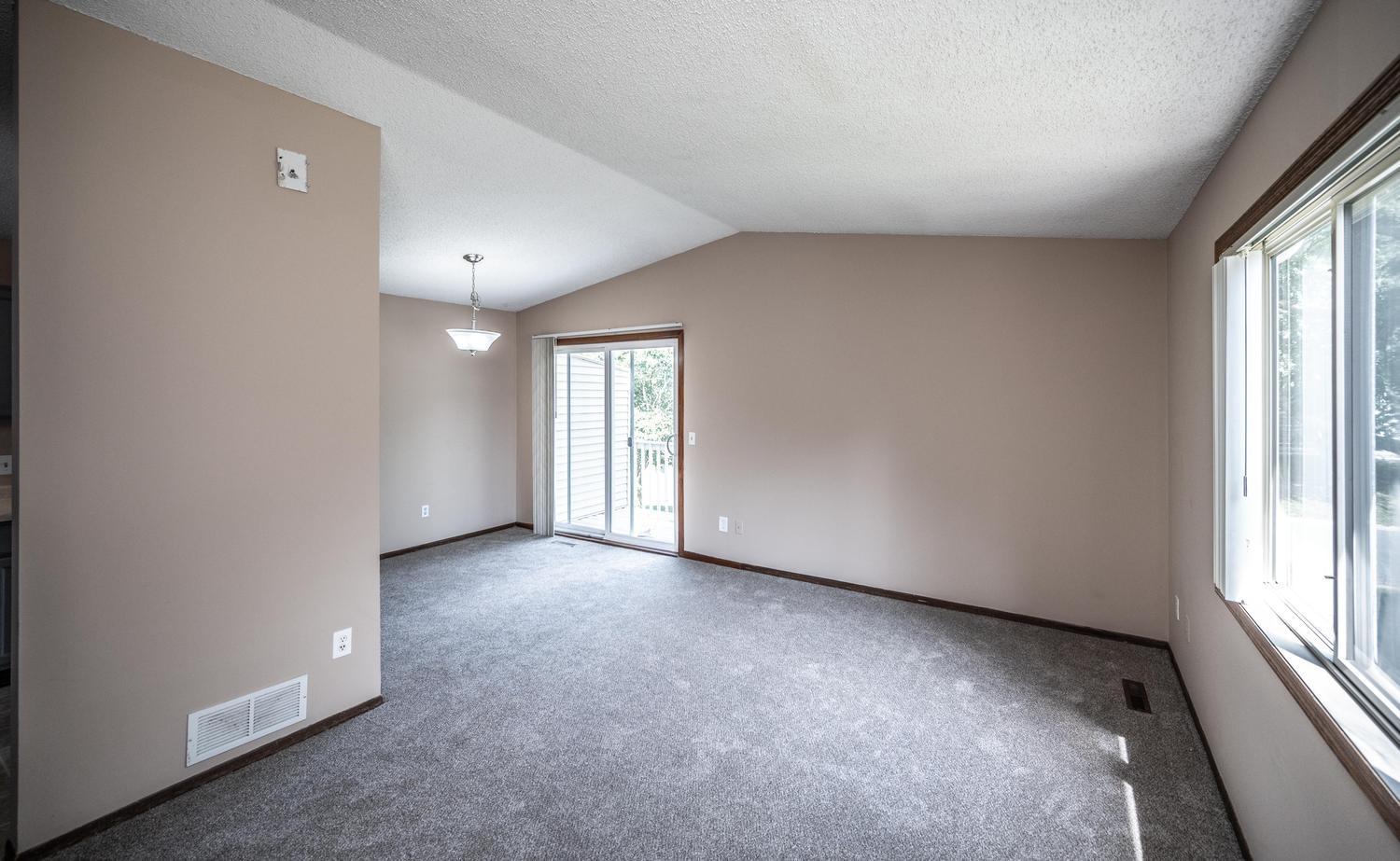 15585 Cornell Trail Property Photo 8