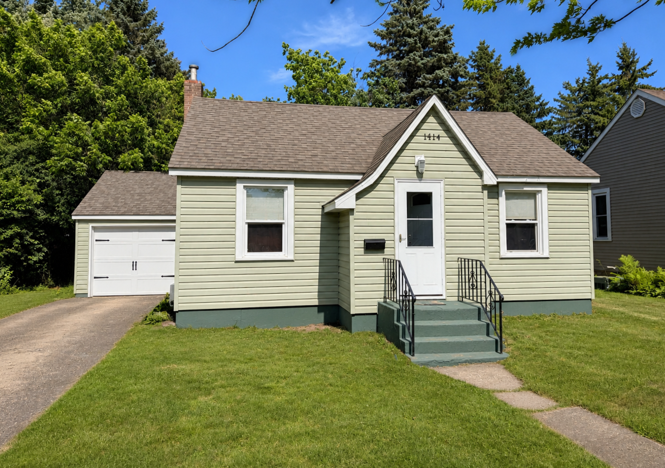 1114 5th Avenue Ne Property Photo 1