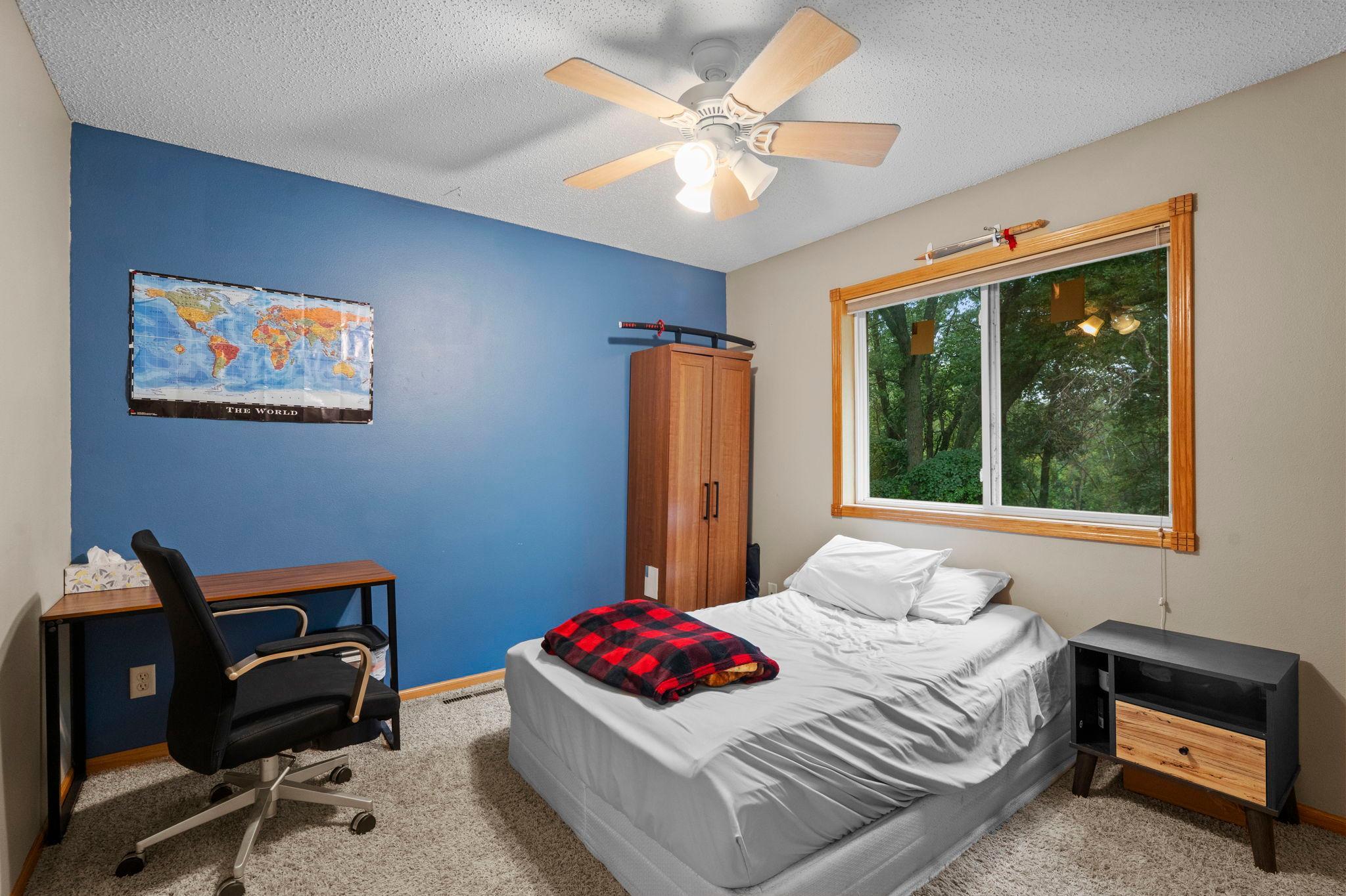 929 4th Avenue E Property Photo 25