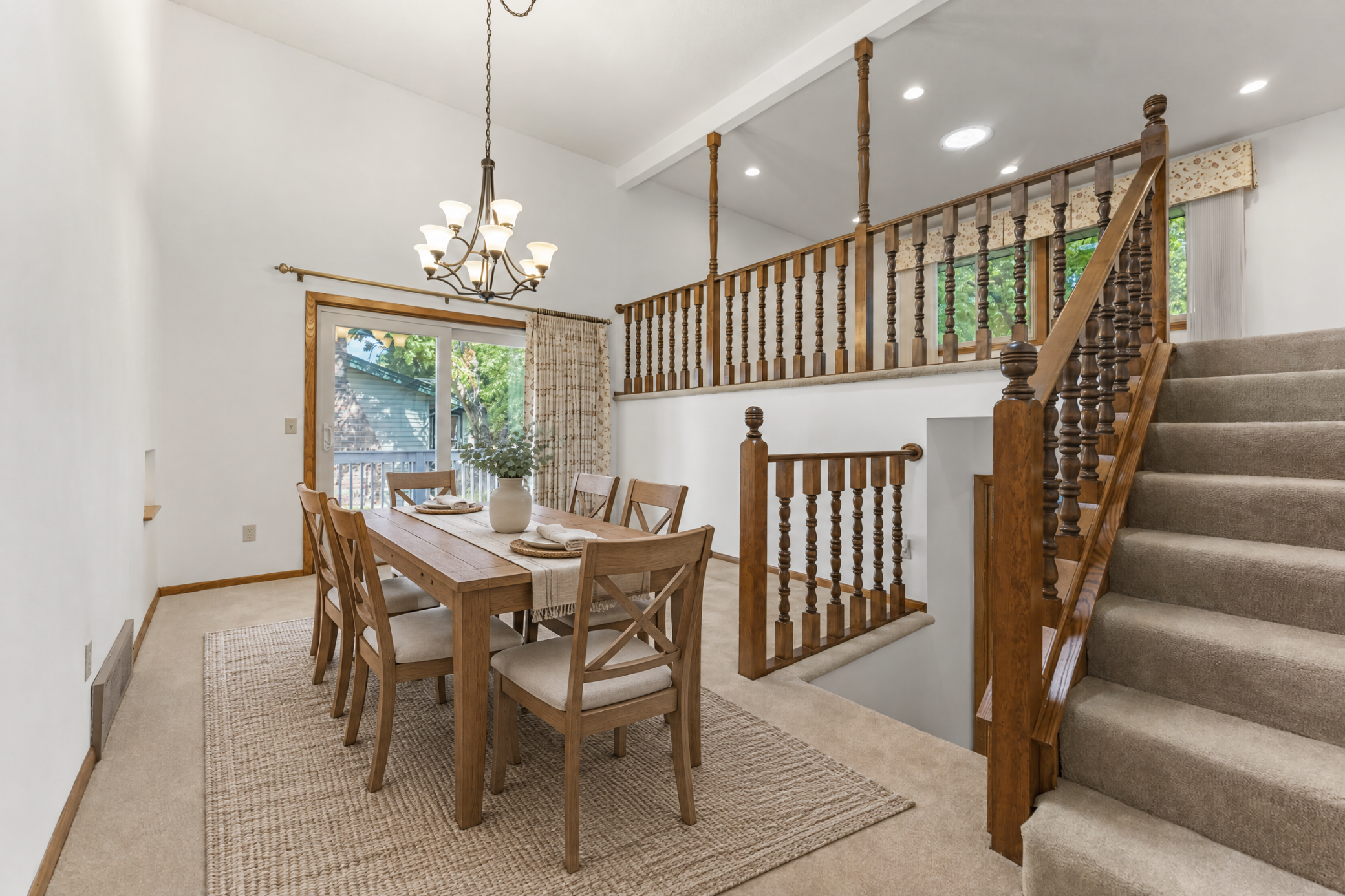 1810 Howell Street N Property Photo 5