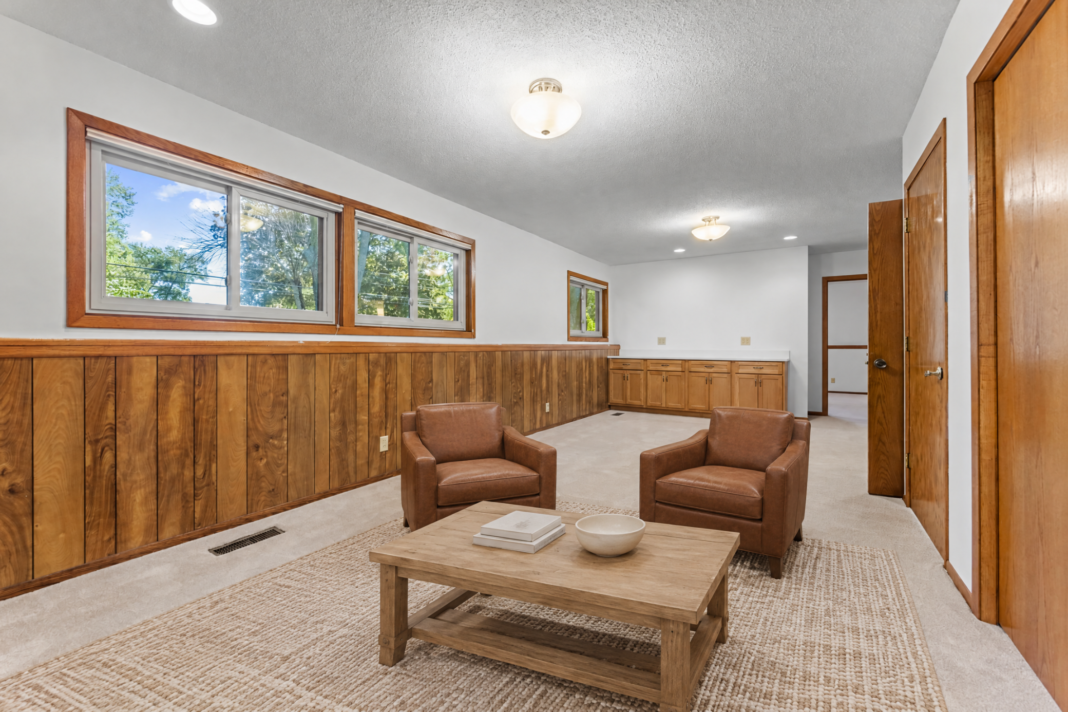 1810 Howell Street N Property Photo 6
