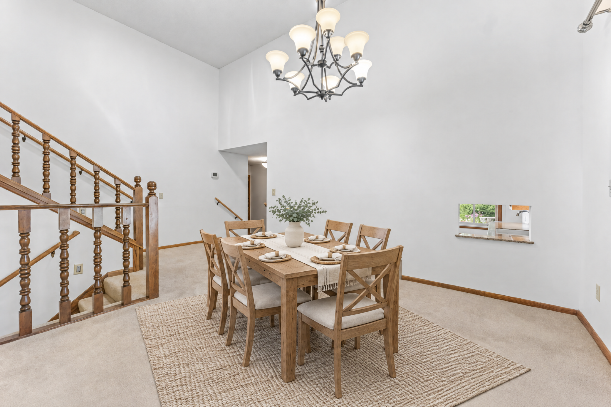 1810 Howell Street N Property Photo 12