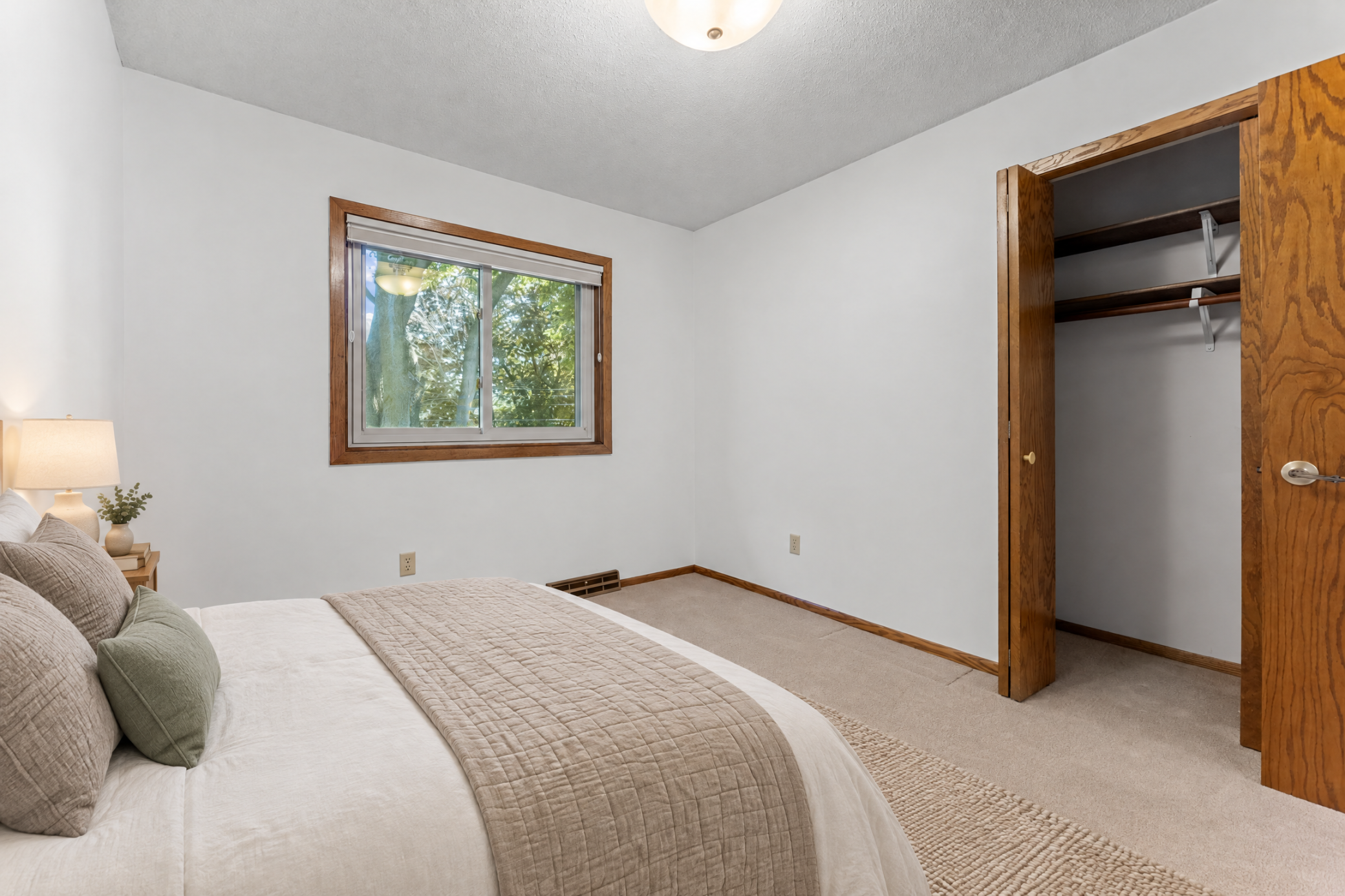 1810 Howell Street N Property Photo 48
