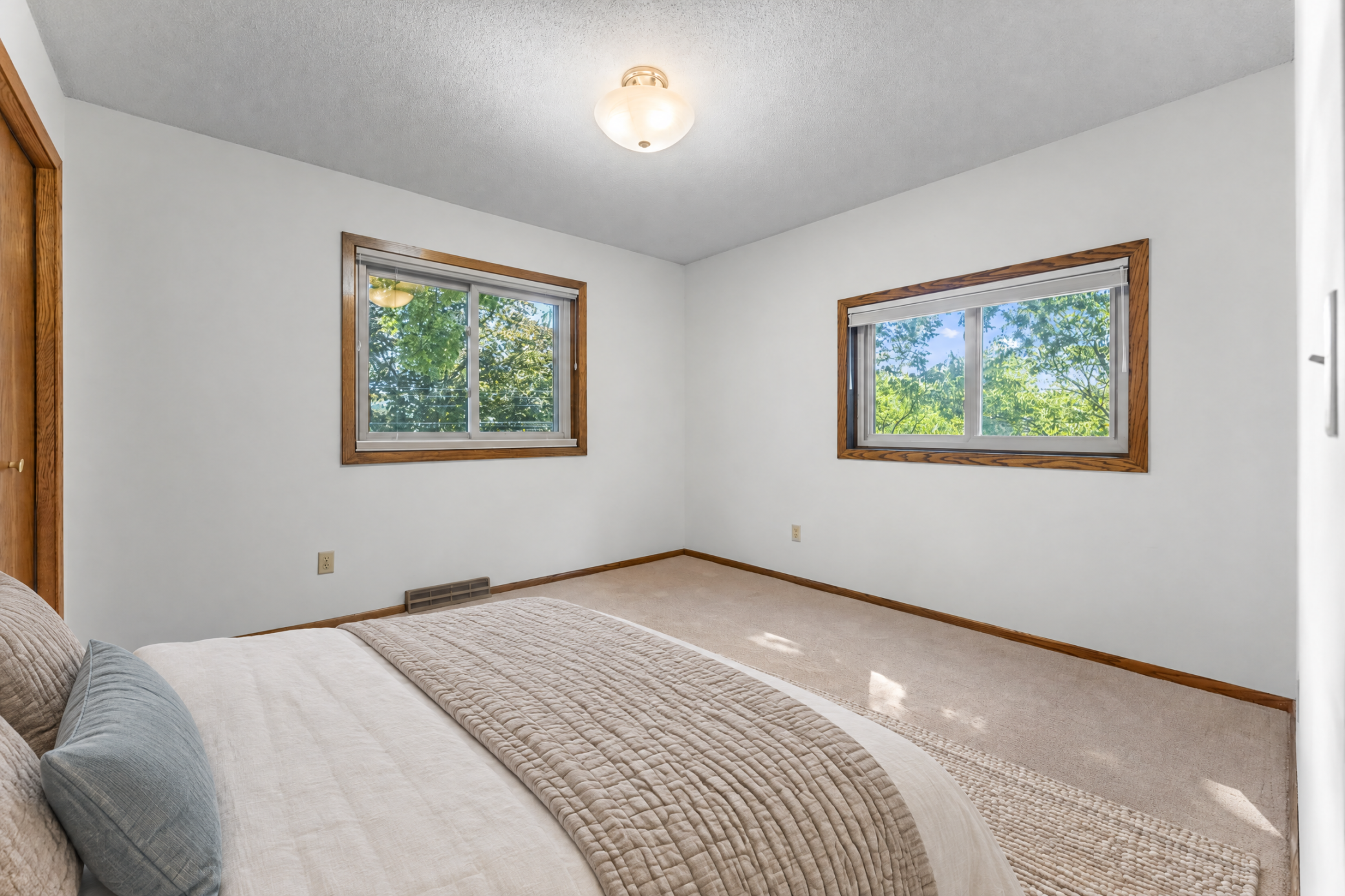 1810 Howell Street N Property Photo 54