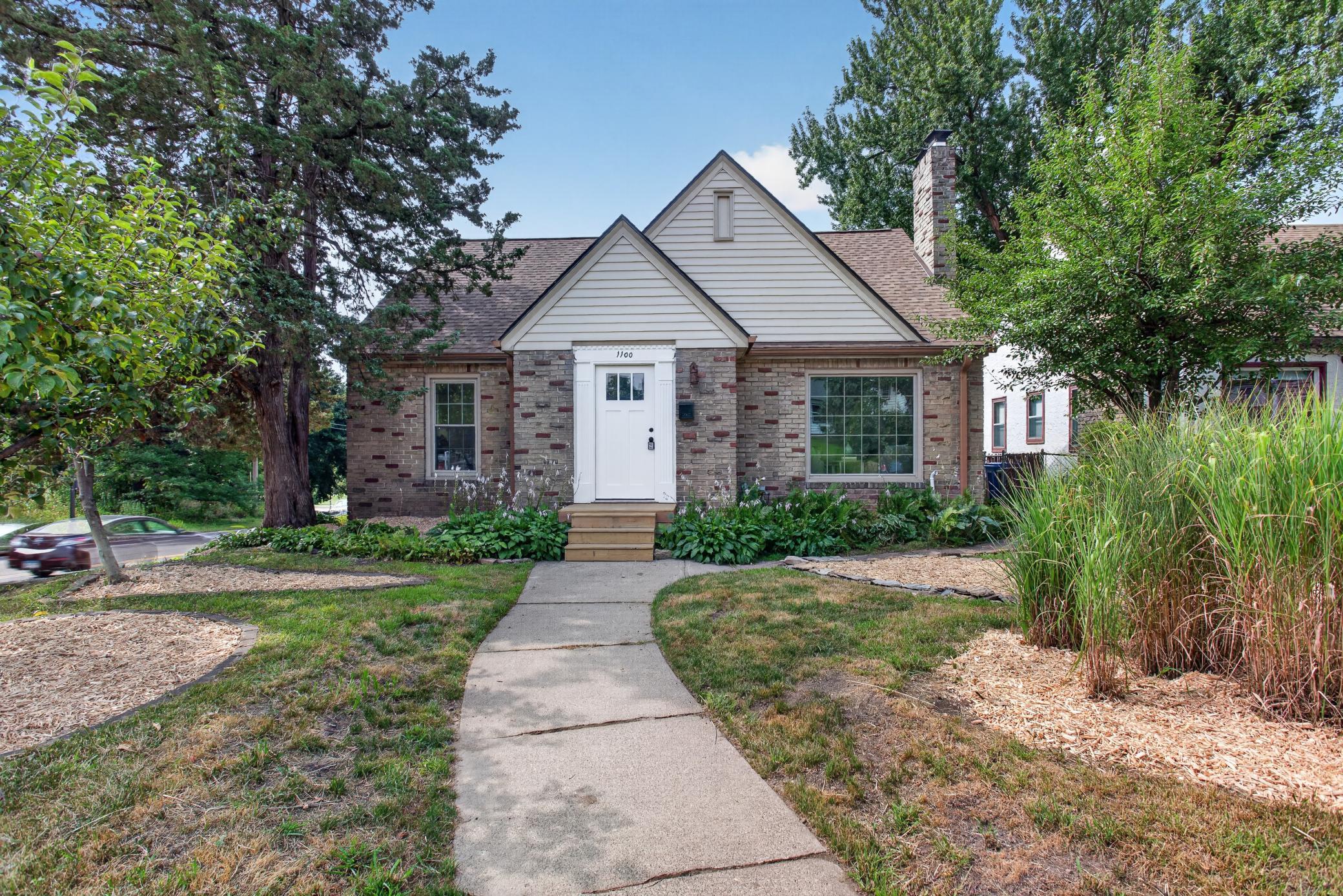 1100 Montana Avenue W Property Photo 1