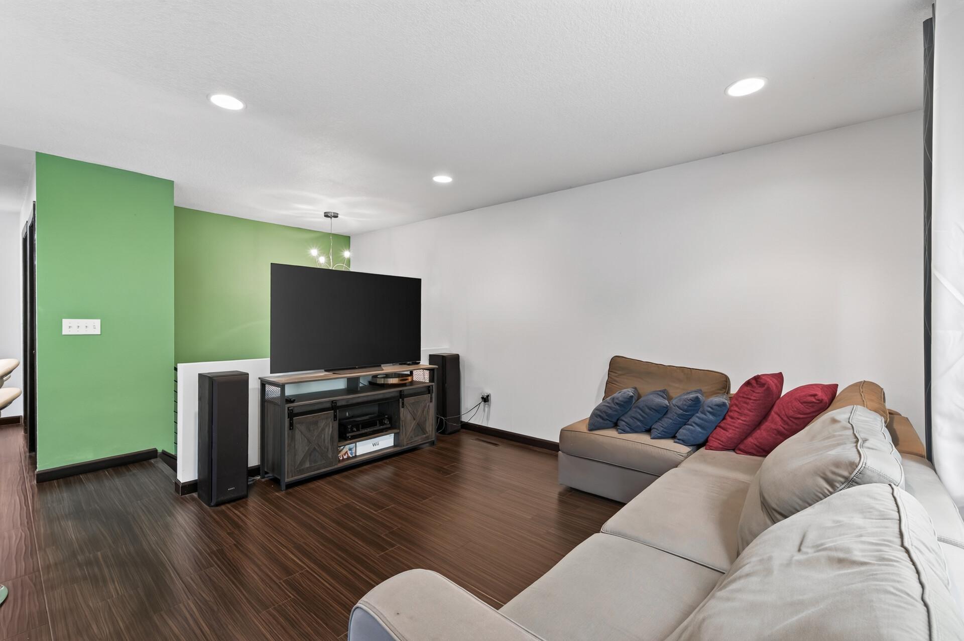 7574 E Fish Lake Road Property Photo 3