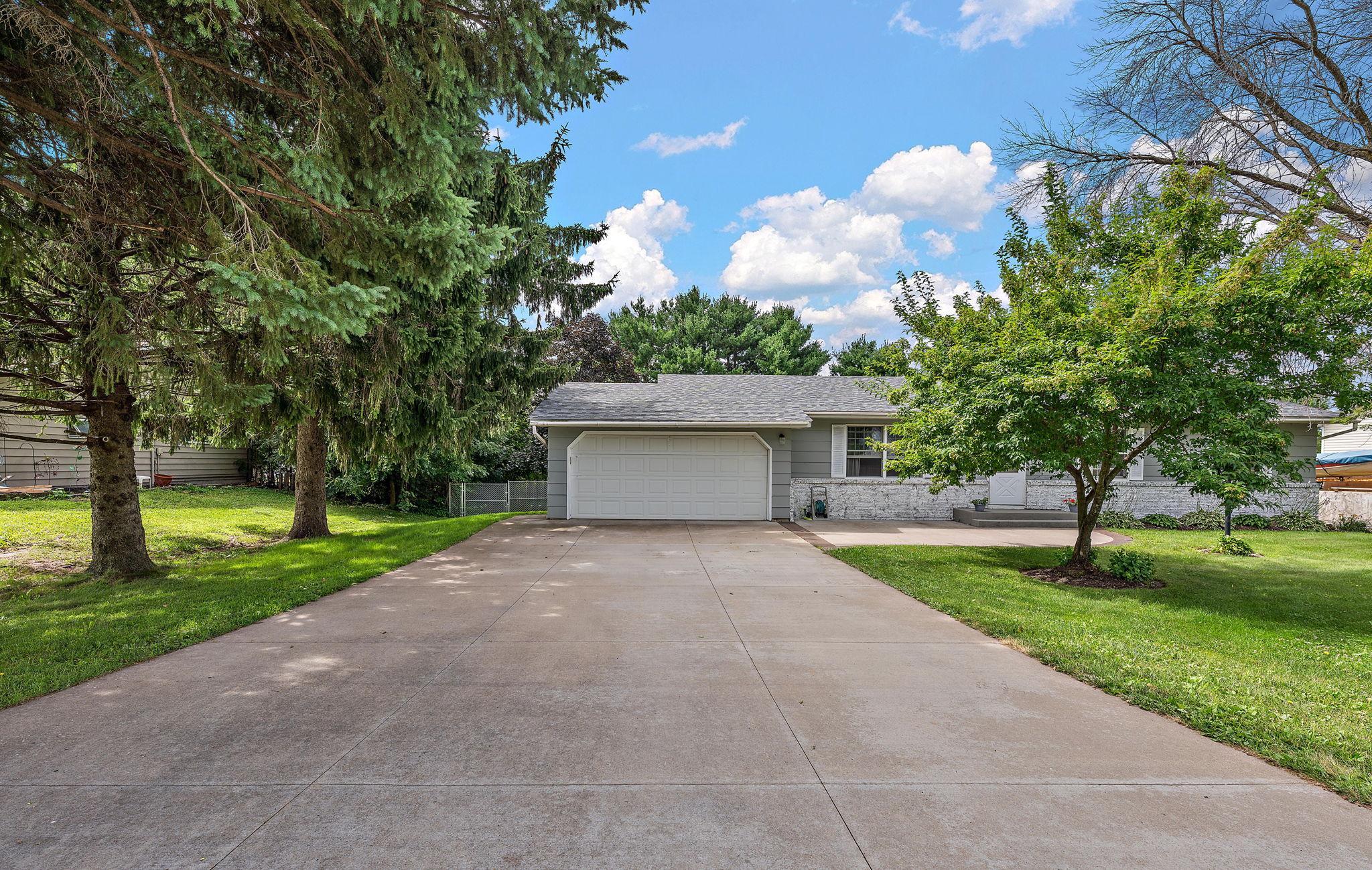 380 2nd Street Property Photo 4