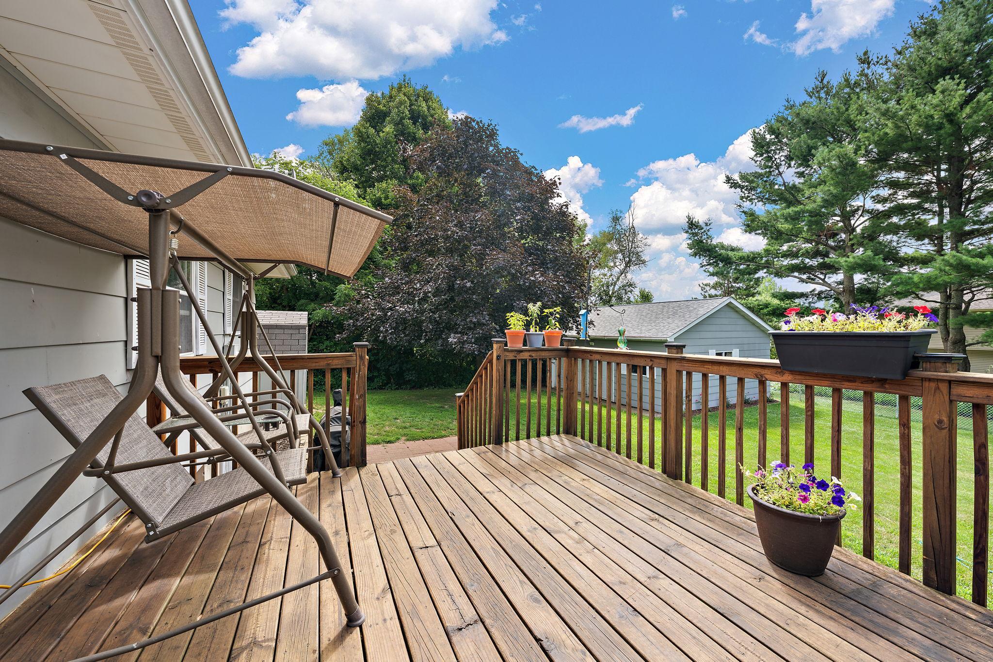 380 2nd Street Property Photo 6