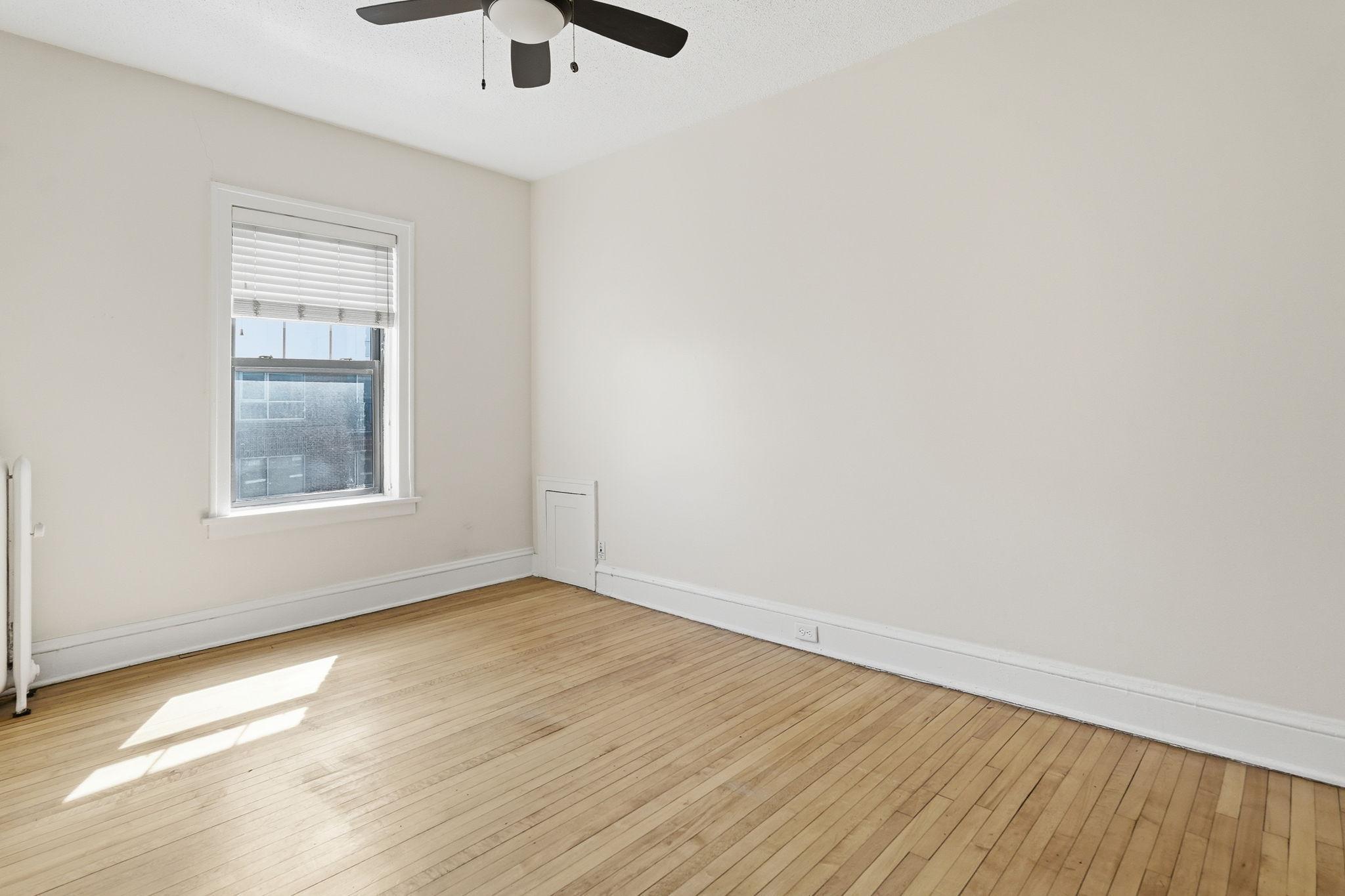 220 E 19th Street 208 Property Photo 8