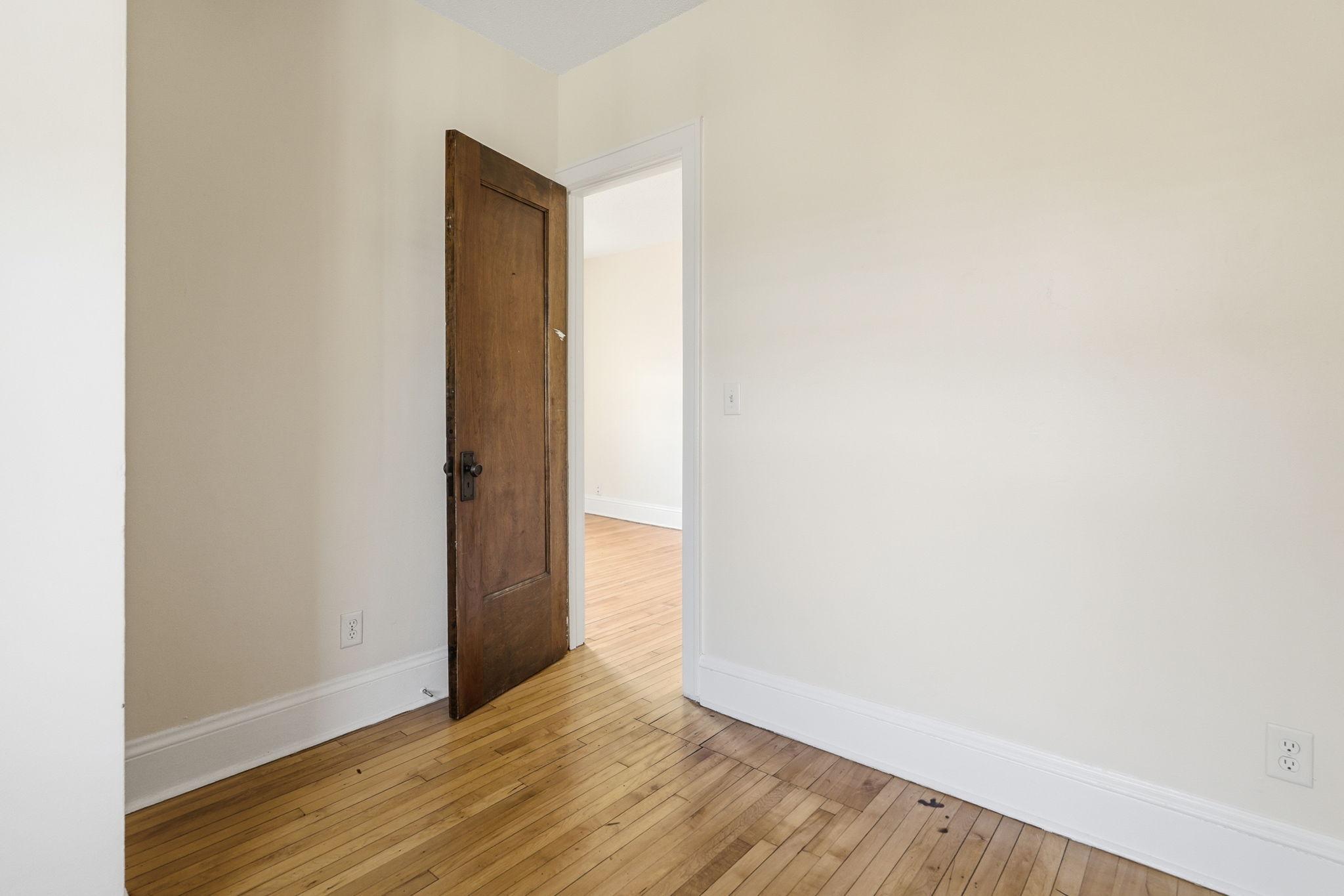 220 E 19th Street 208 Property Photo 11