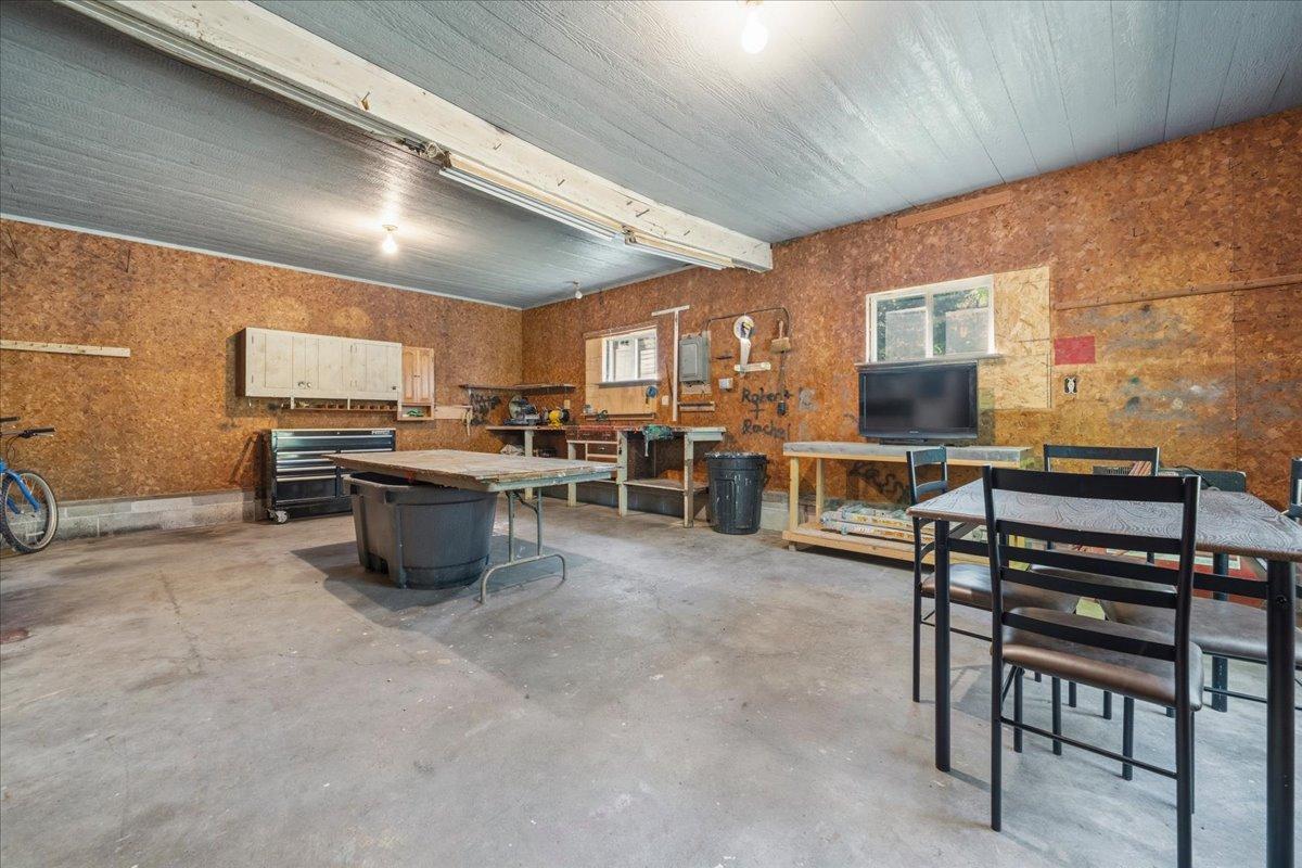 8833 County Road 11 Ne Property Photo 39