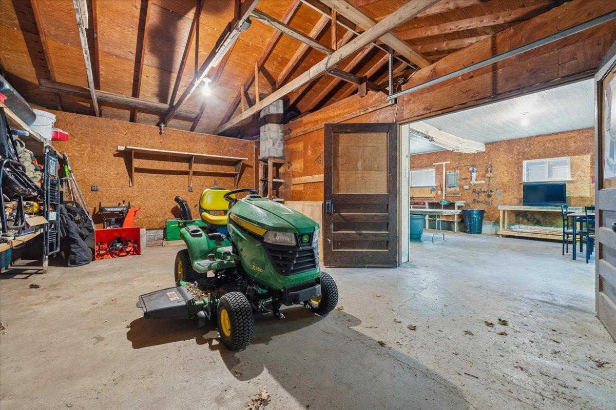 8833 County Road 11 Ne Property Photo 41