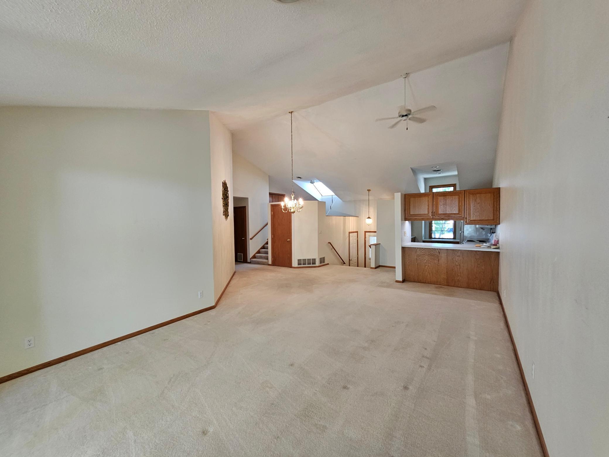 2206 10th Avenue Se Property Photo 3