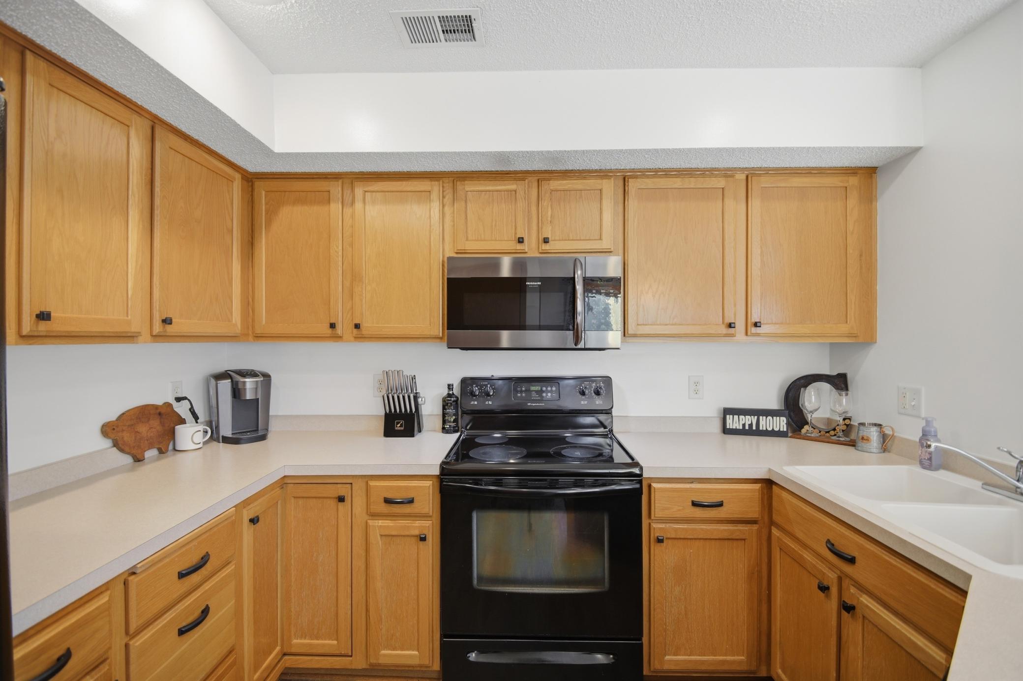 2445 Birn Hill Drive Property Photo 13