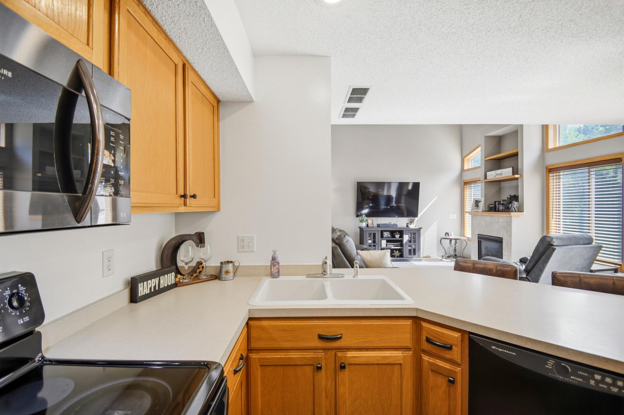 2445 Birn Hill Drive Property Photo 14