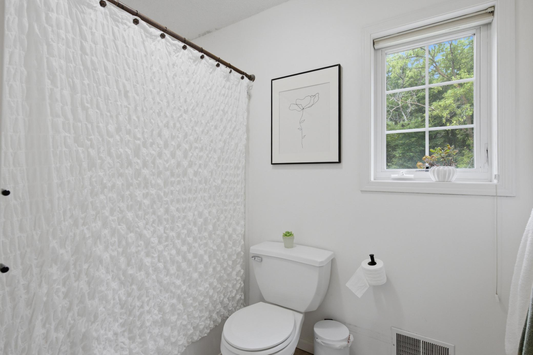 15016 Viewcrest Lane Property Photo 7