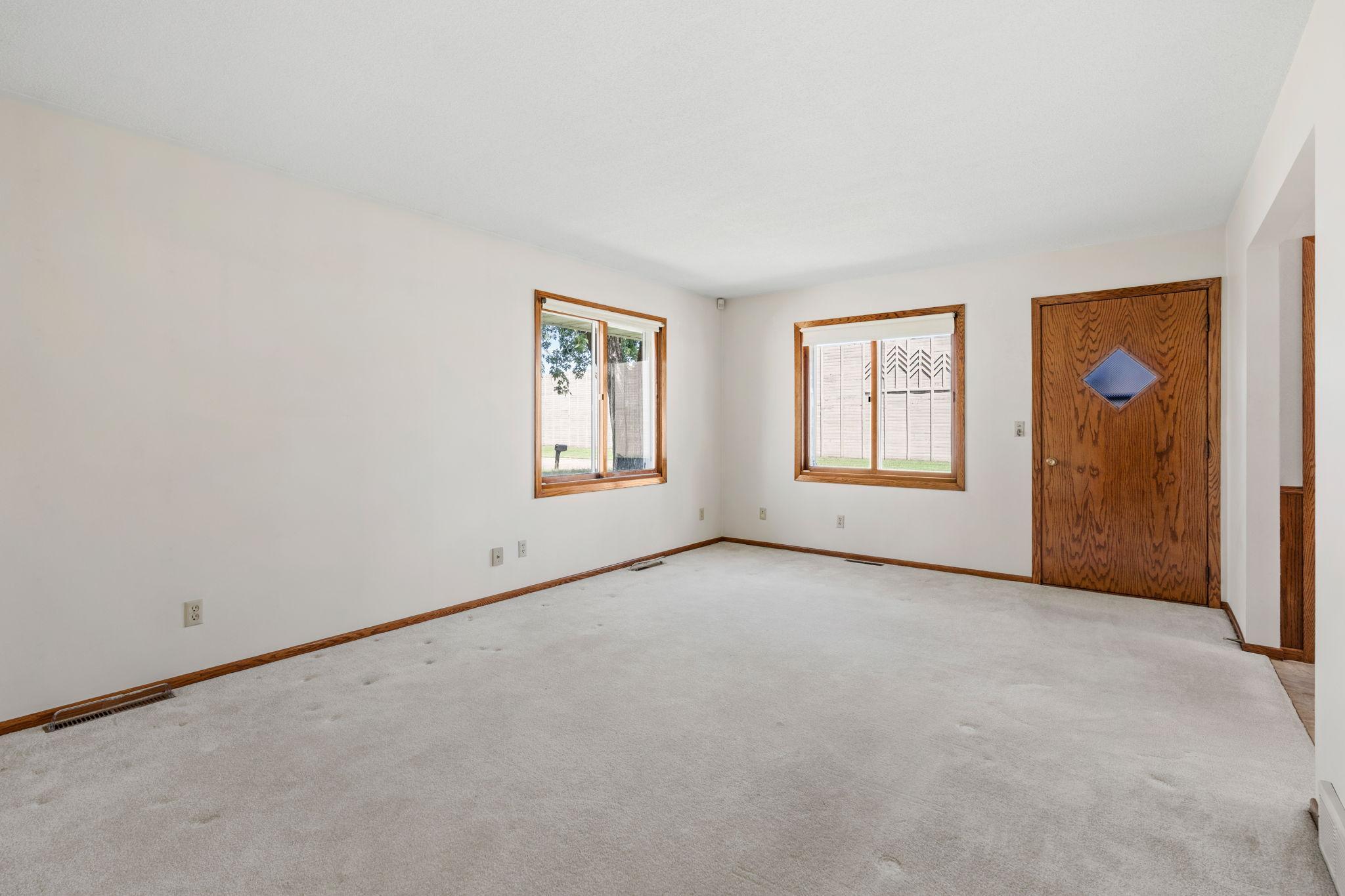 229 8th Avenue Se Property Photo 3