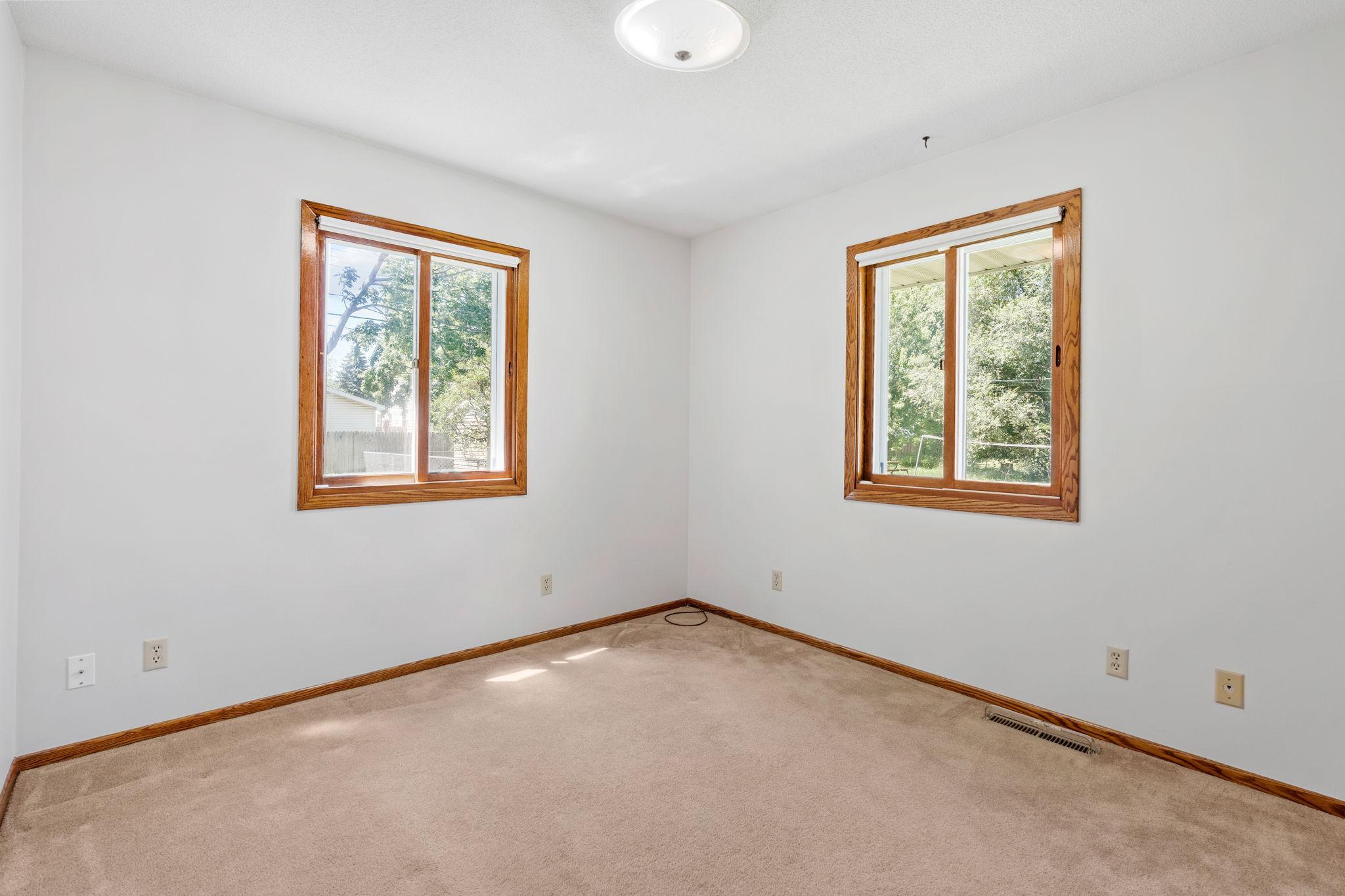 229 8th Avenue Se Property Photo 12
