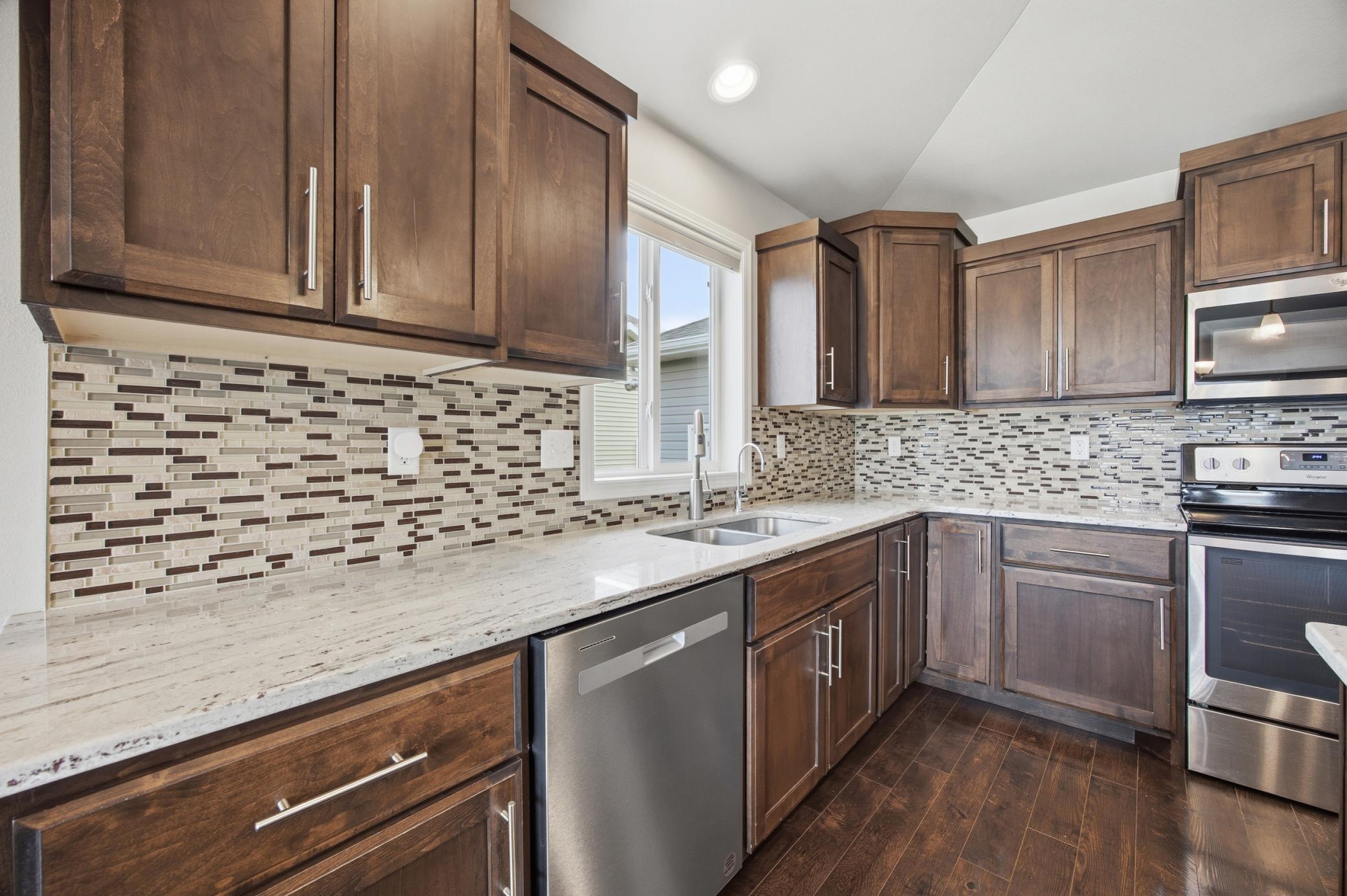 219 6th Street E Property Photo 13