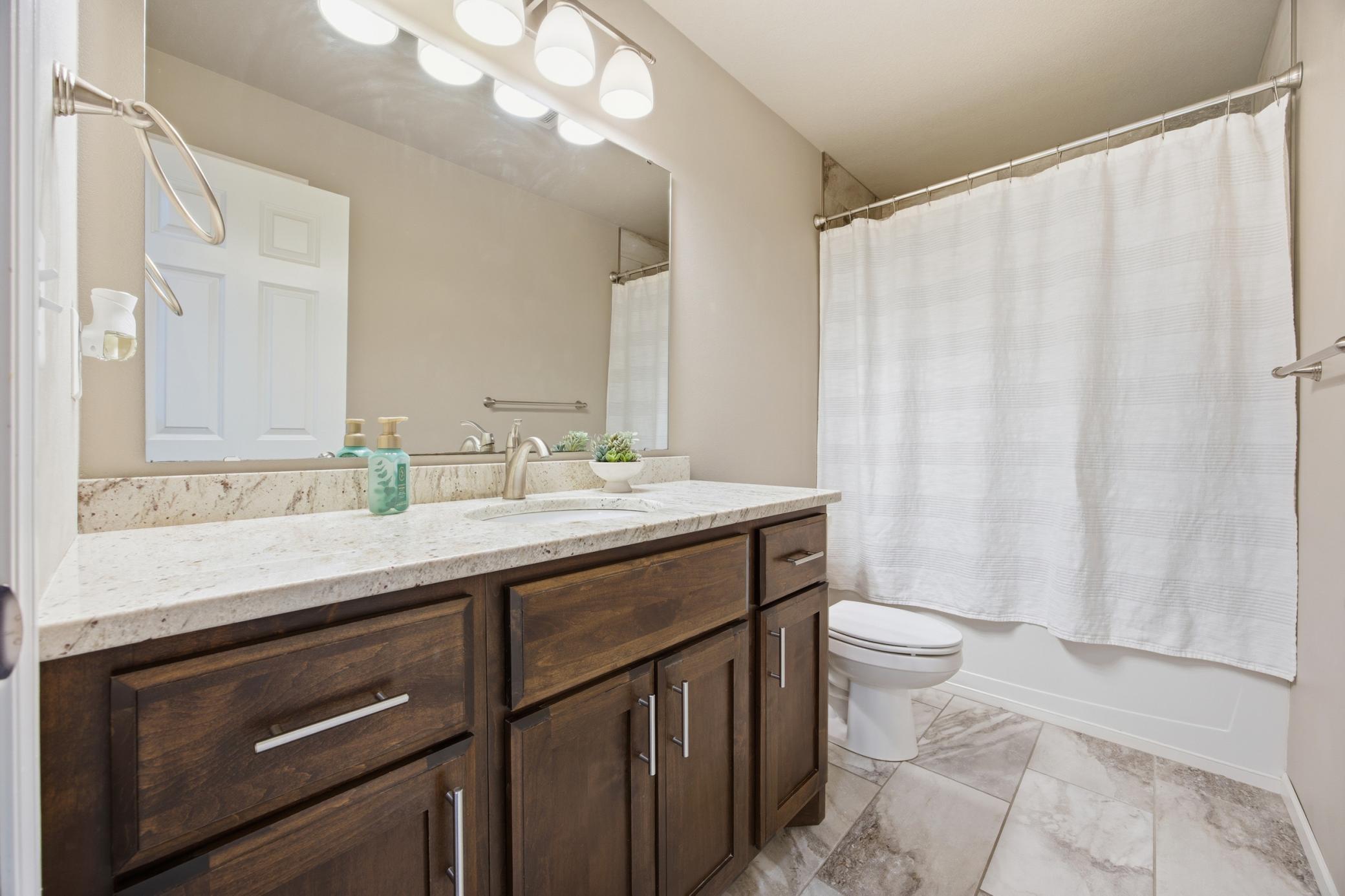 219 6th Street E Property Photo 19
