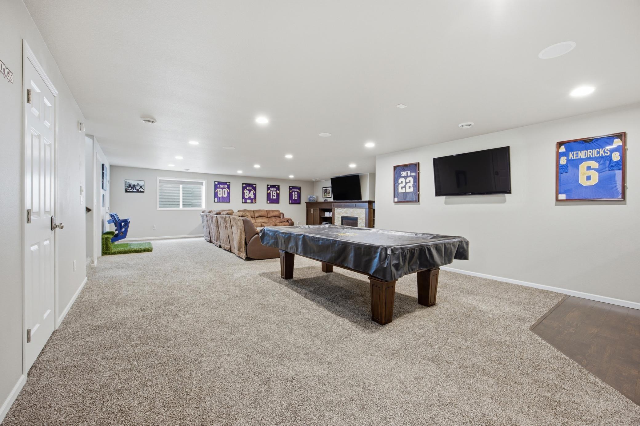 219 6th Street E Property Photo 23