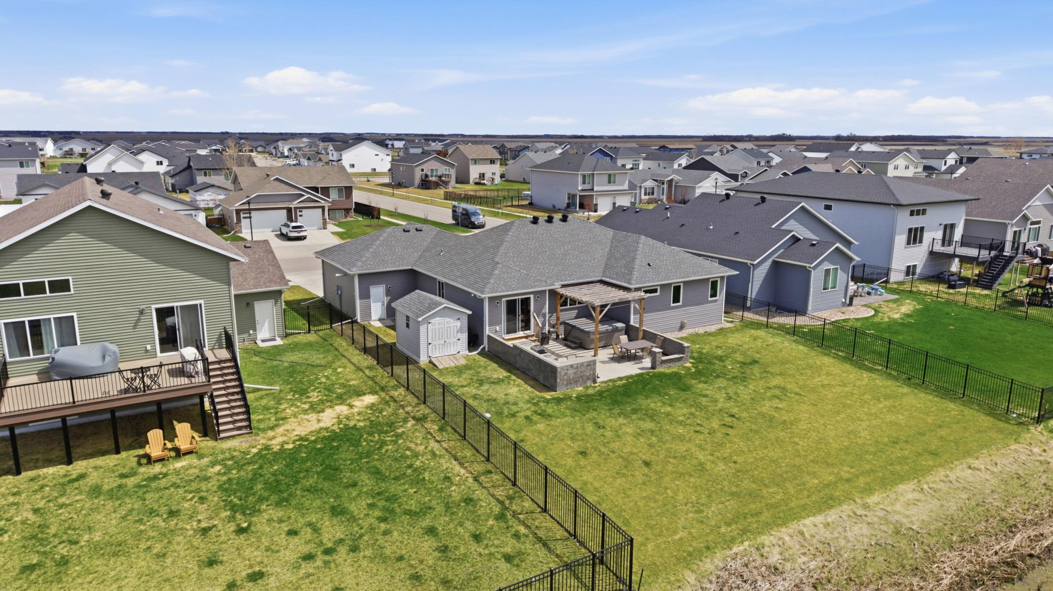 219 6th Street E Property Photo 37