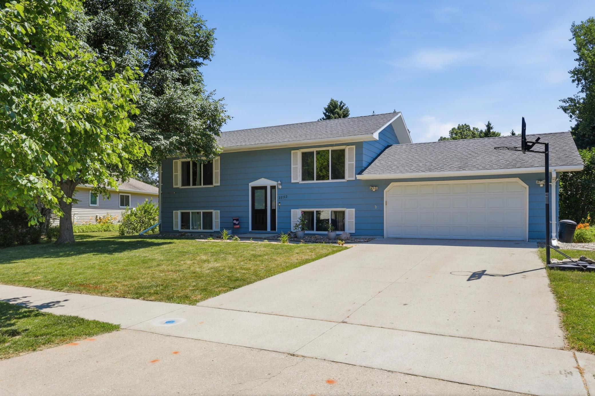 2832 Westgate Drive S Property Photo 1