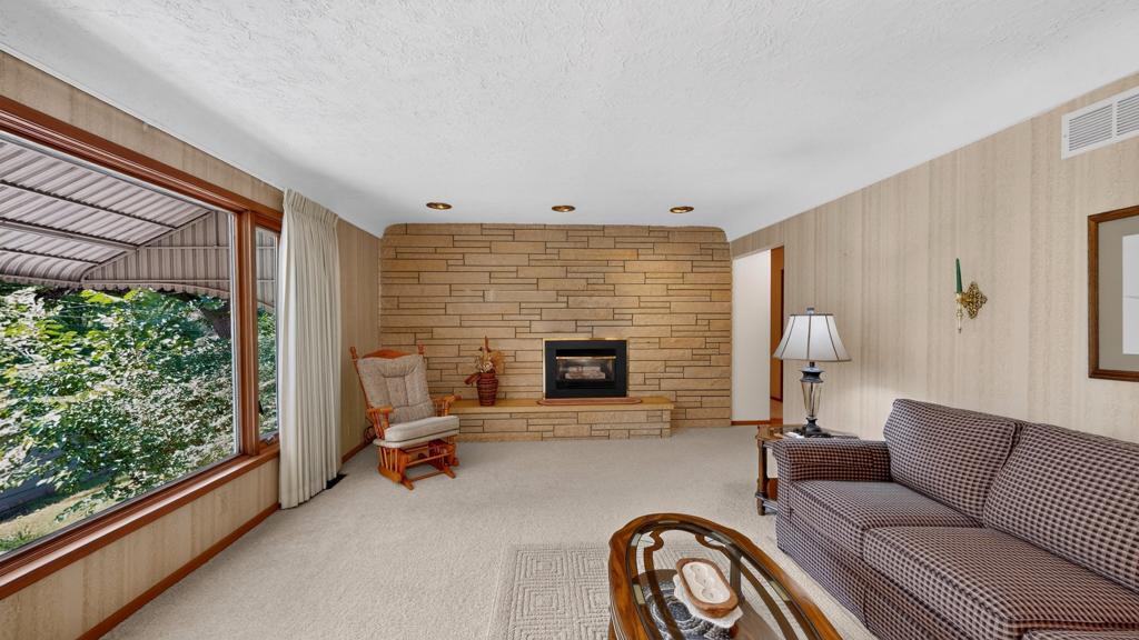 302 Garden Road Property Photo 6