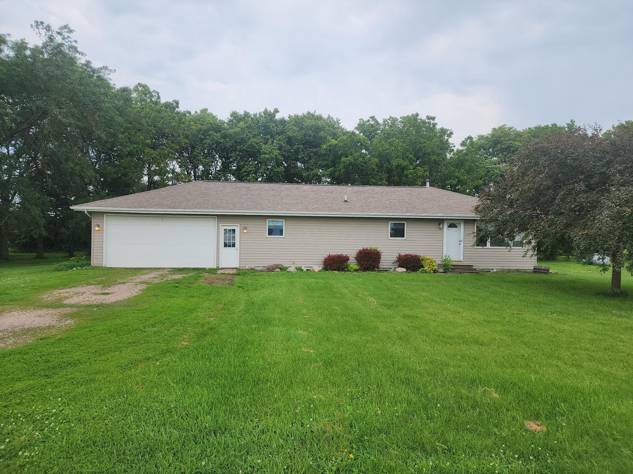 1868 240th Avenue Property Photo 1