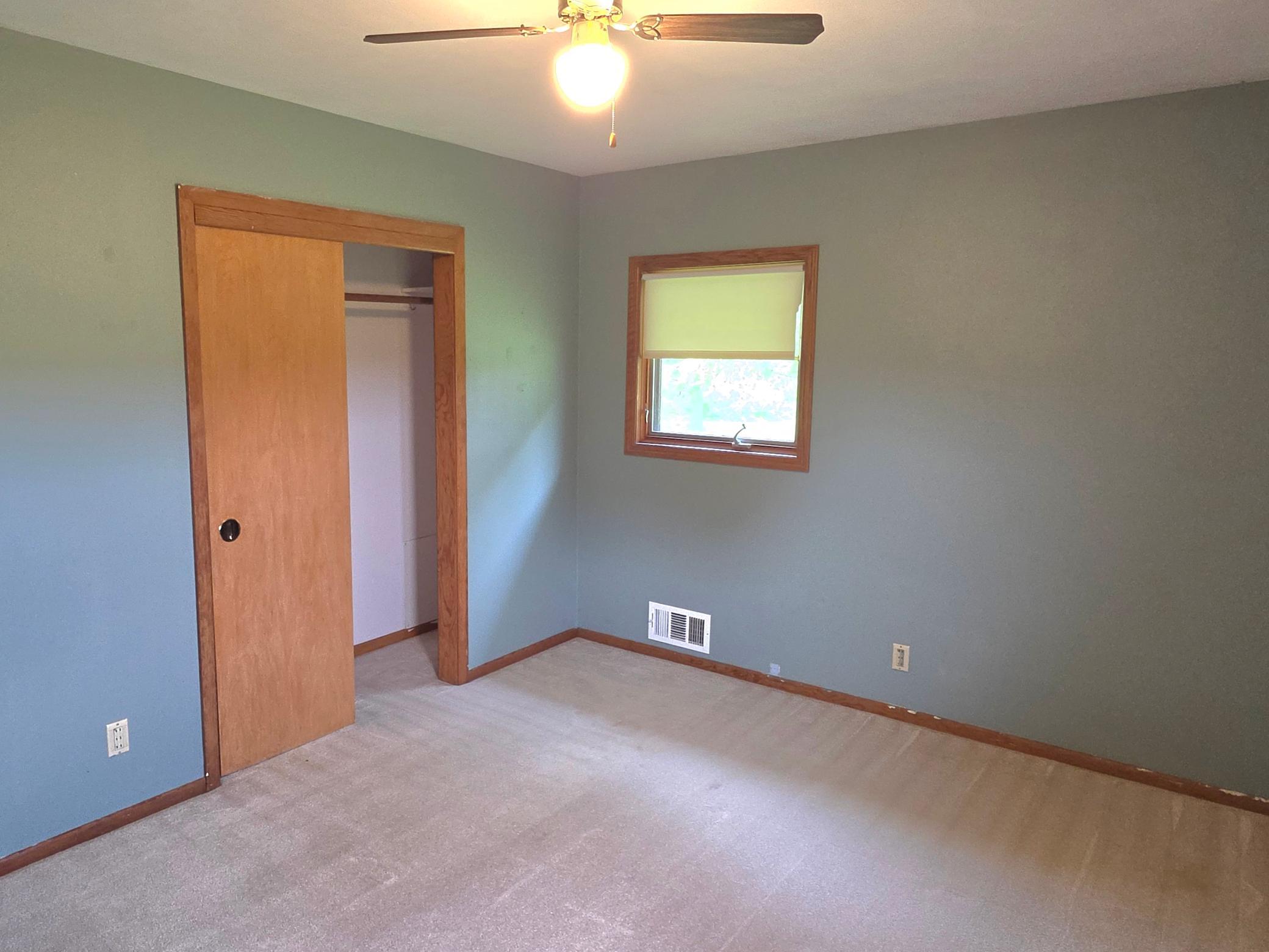 1868 240th Avenue Property Photo 8