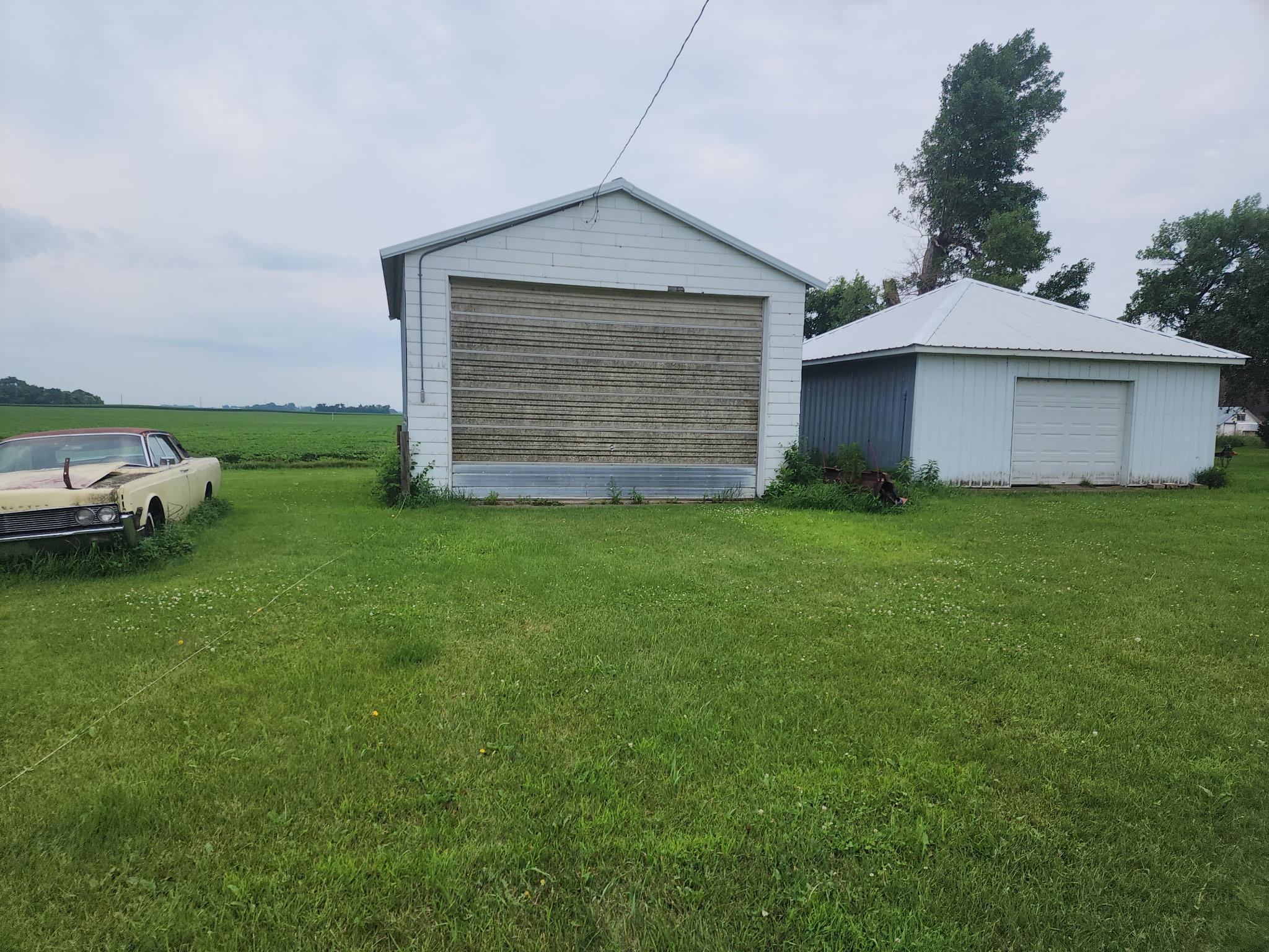 1868 240th Avenue Property Photo 11