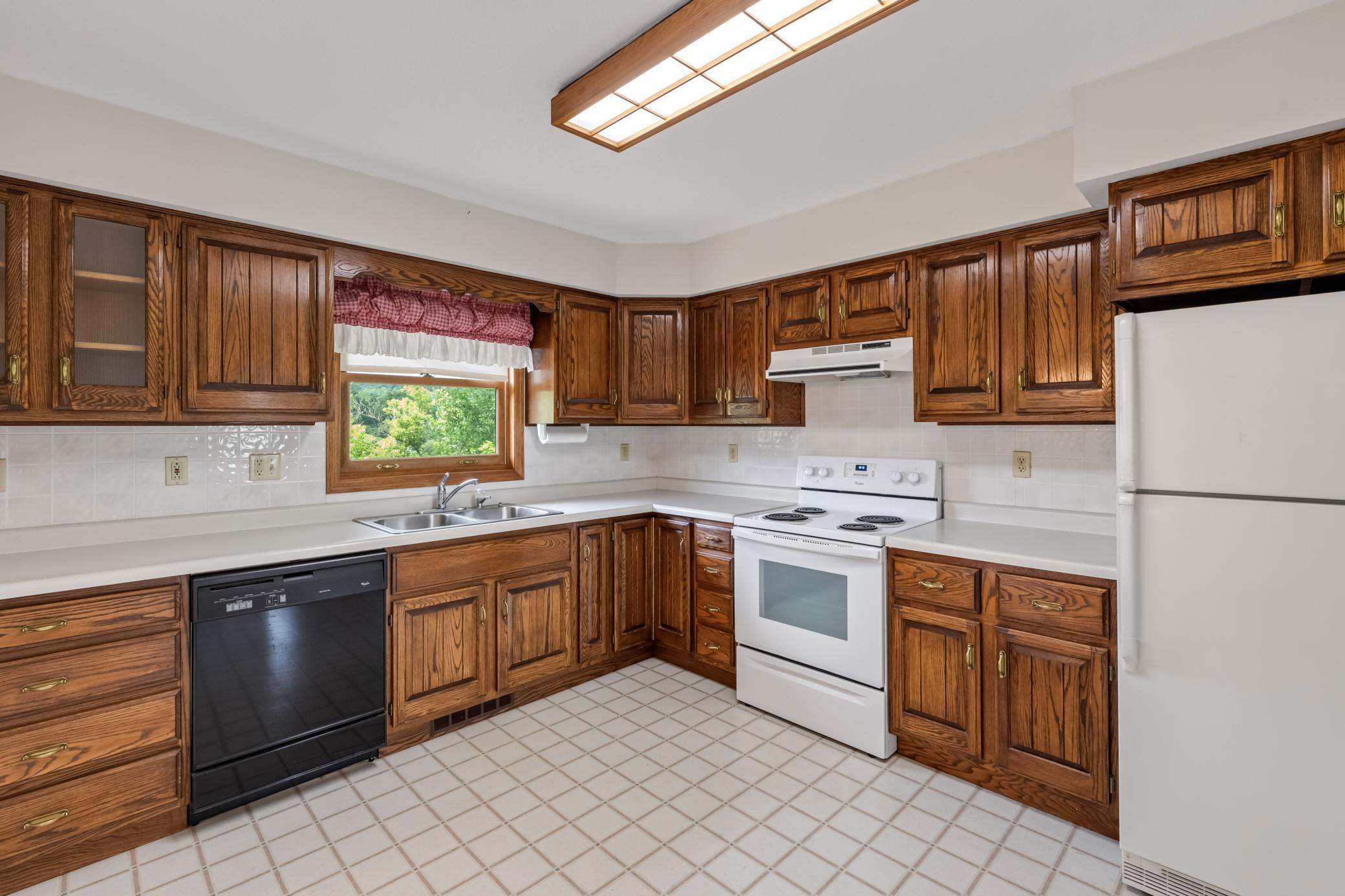 1854 State 76 Property Photo 2