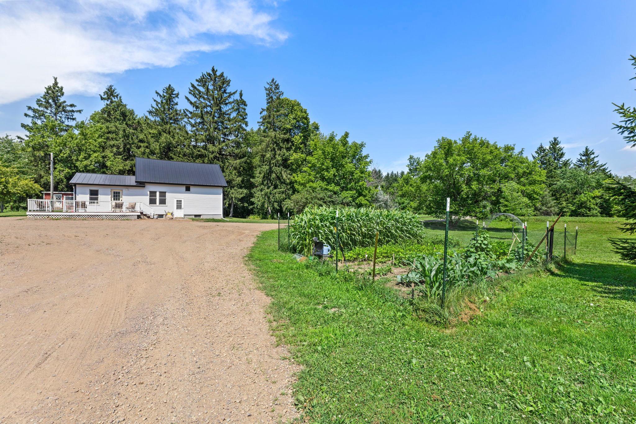 42550 Cedarcrest Trail Property Photo 15