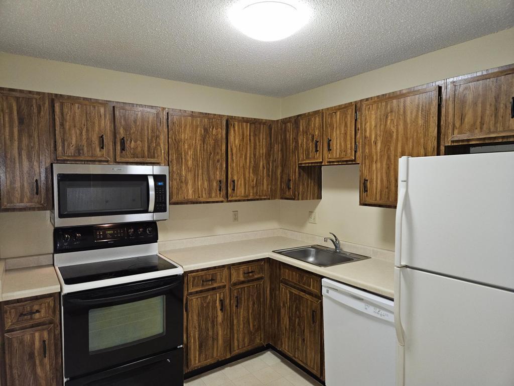 1855 Silver Bell Road 314 Property Photo 2