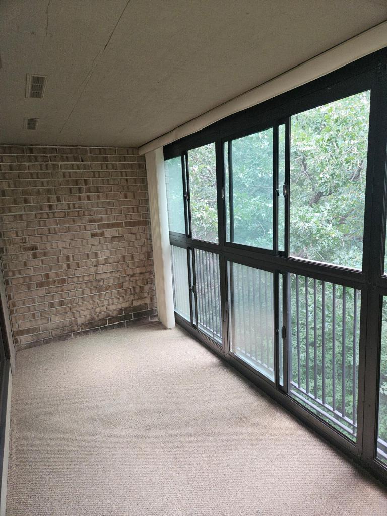 1855 Silver Bell Road 314 Property Photo 7