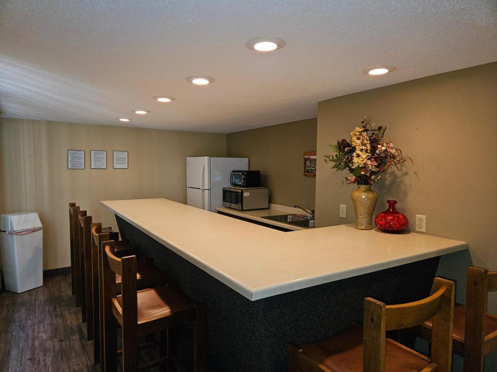 1855 Silver Bell Road 314 Property Photo 18