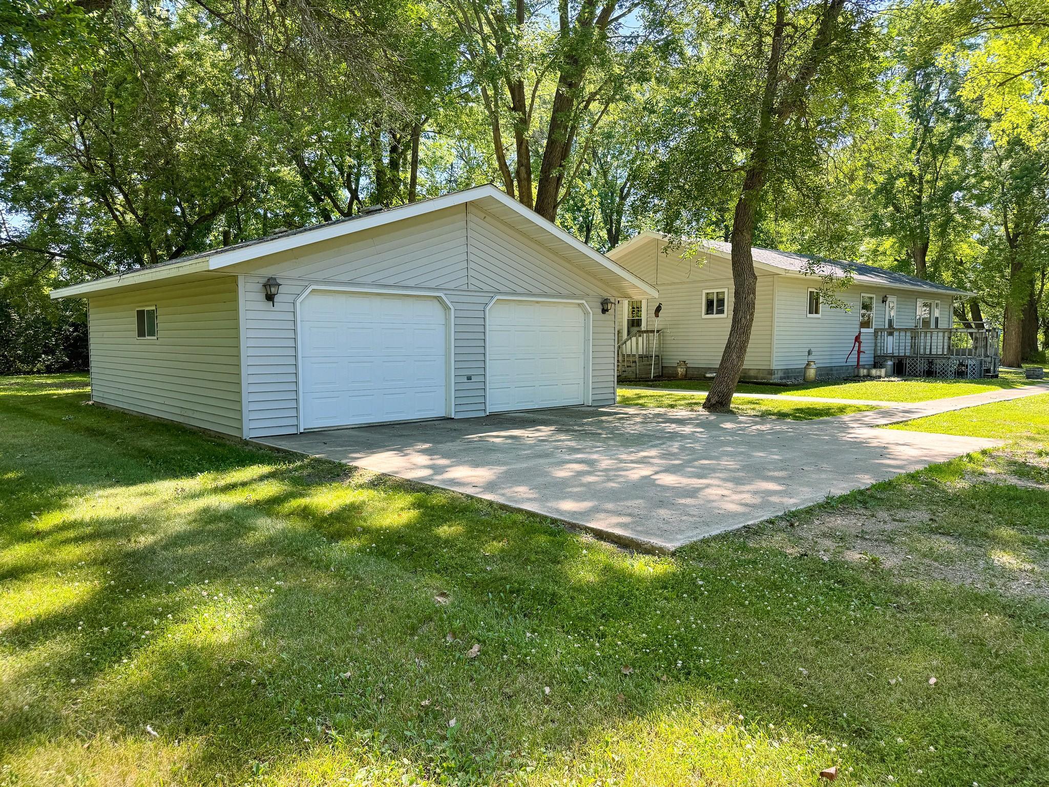25 Broadway Avenue W Property Photo 3