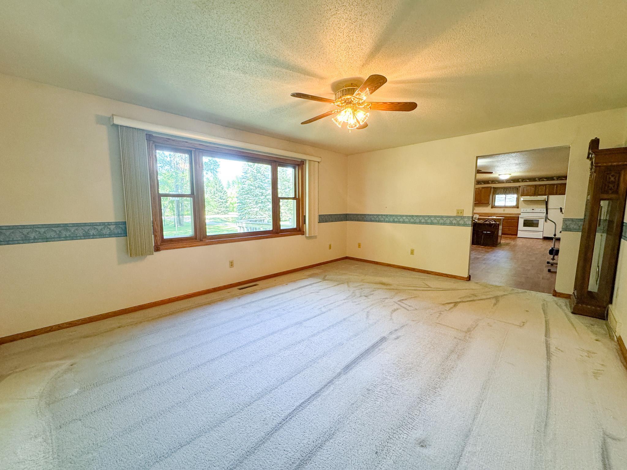 25 Broadway Avenue W Property Photo 6