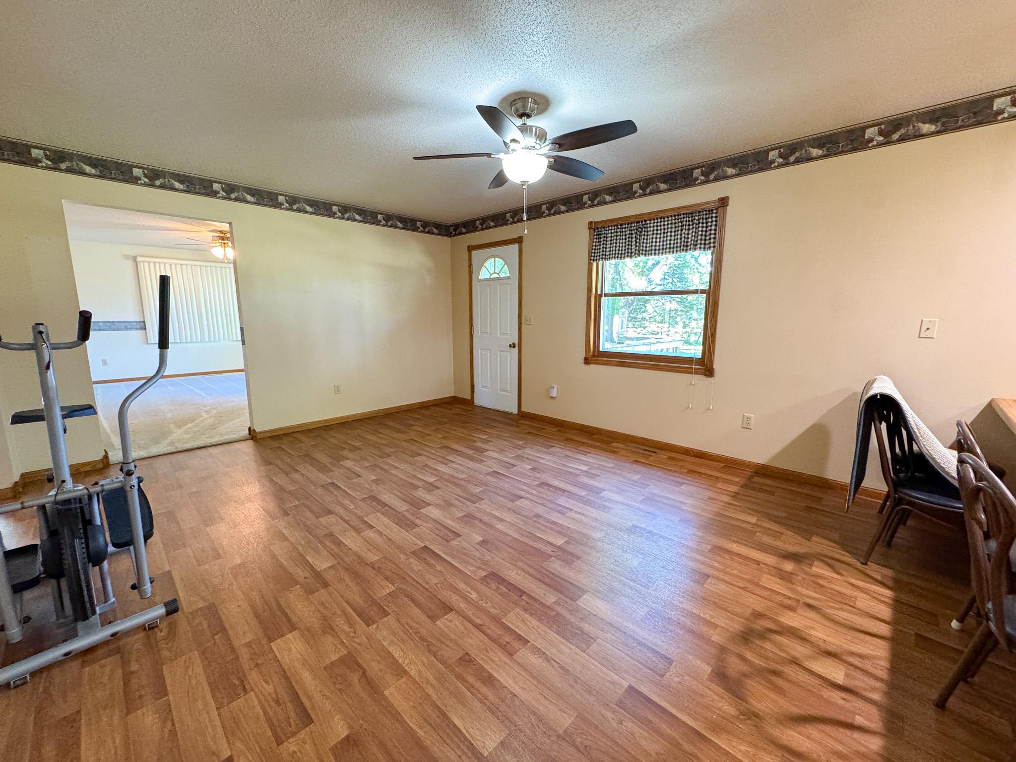 25 Broadway Avenue W Property Photo 11