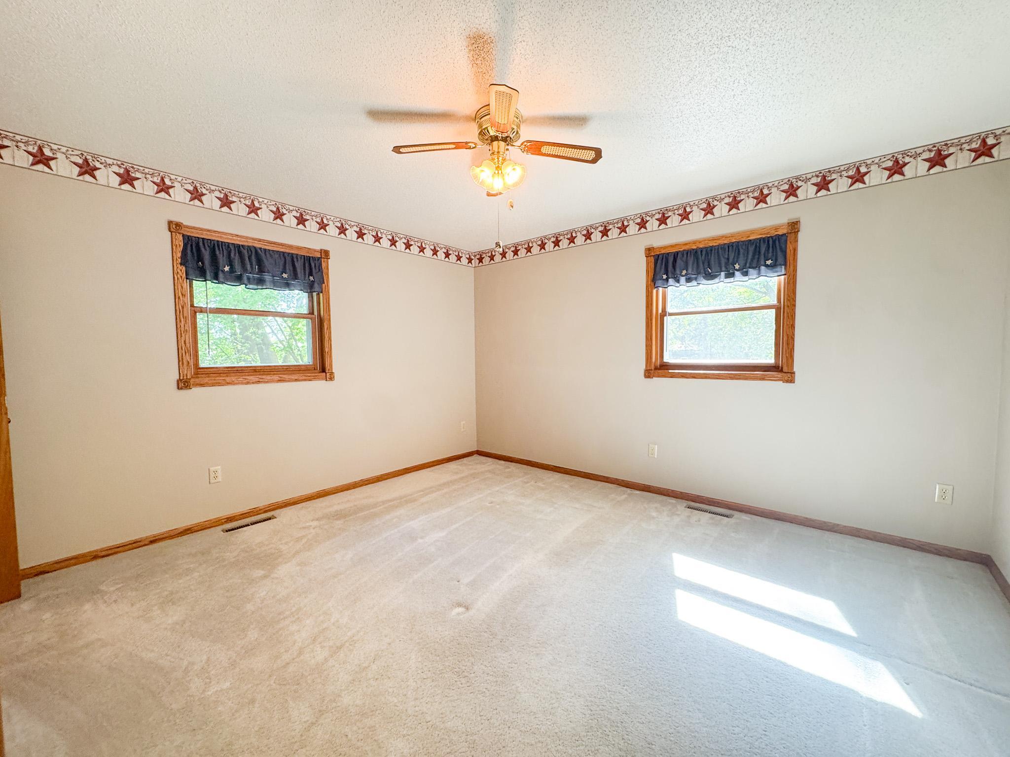 25 Broadway Avenue W Property Photo 14