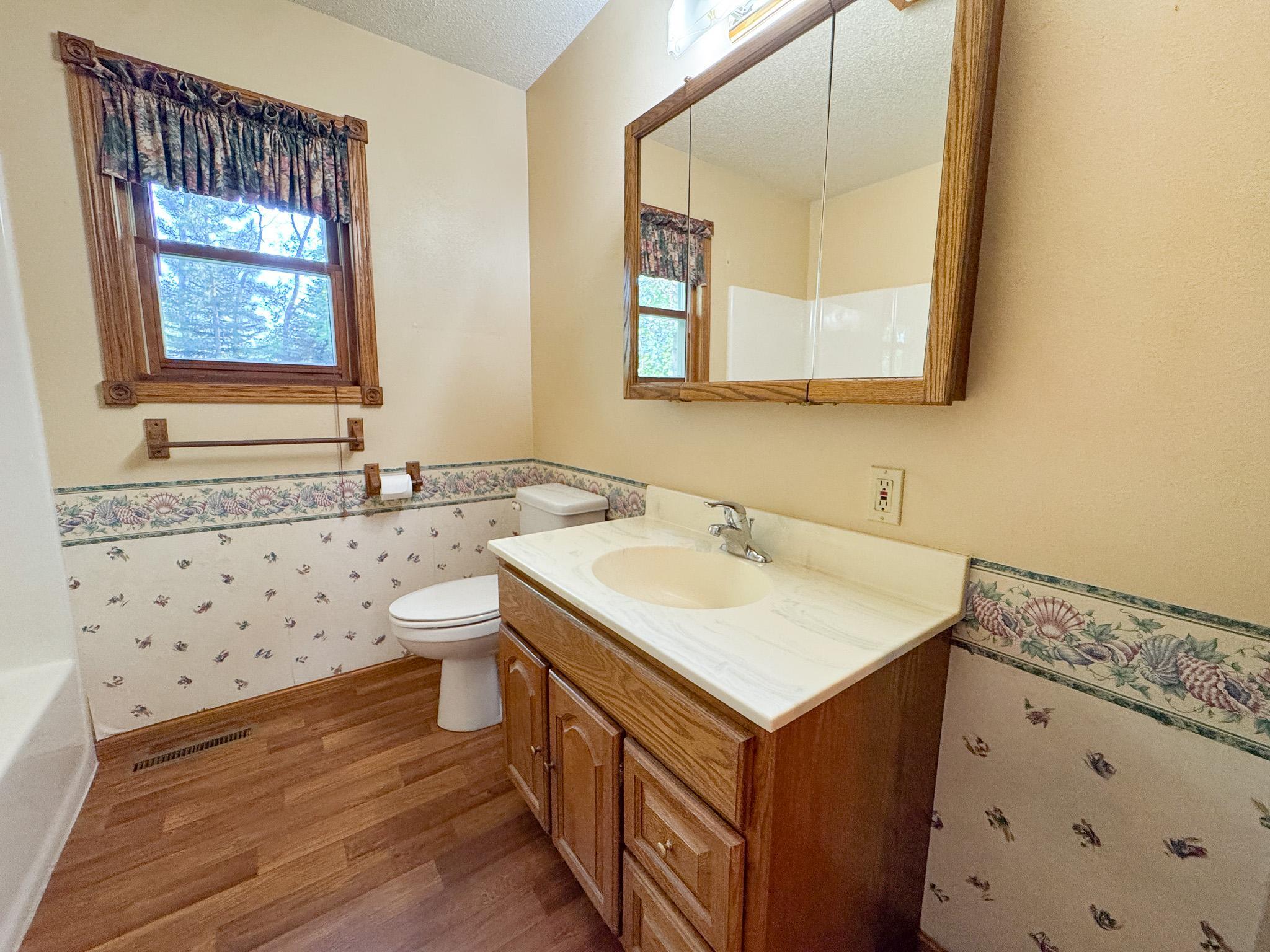 25 Broadway Avenue W Property Photo 18