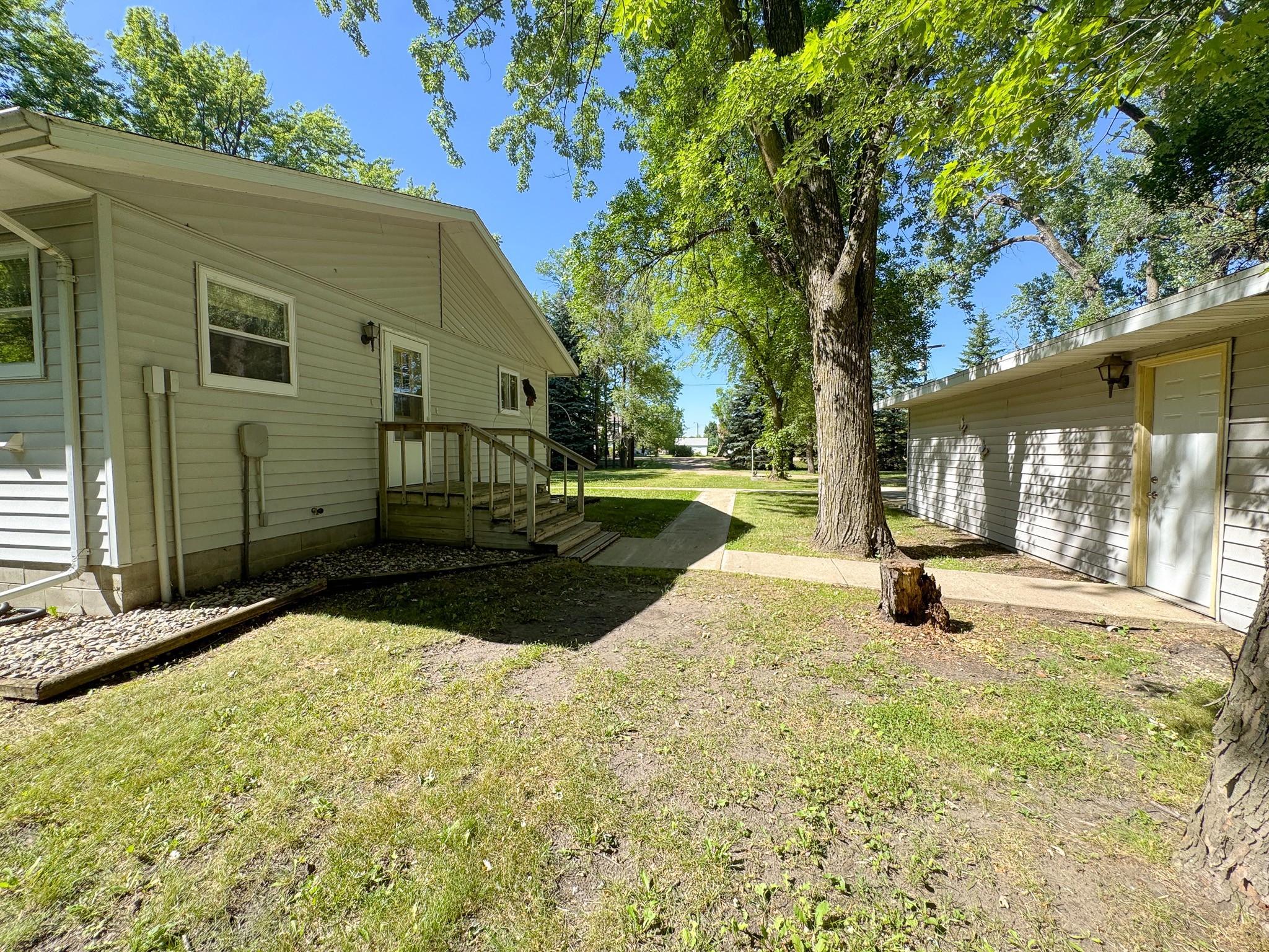 25 Broadway Avenue W Property Photo 26