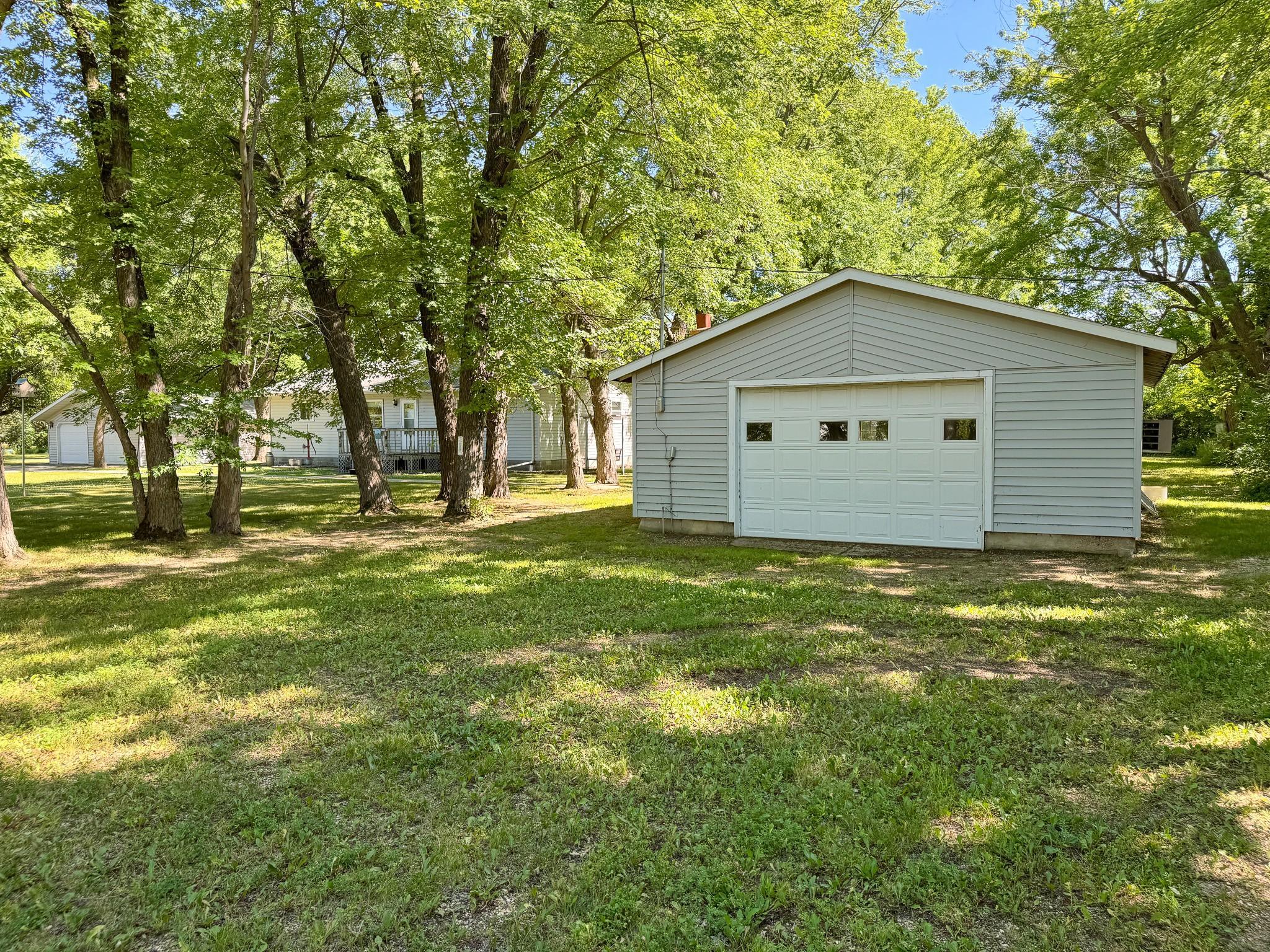 25 Broadway Avenue W Property Photo 37