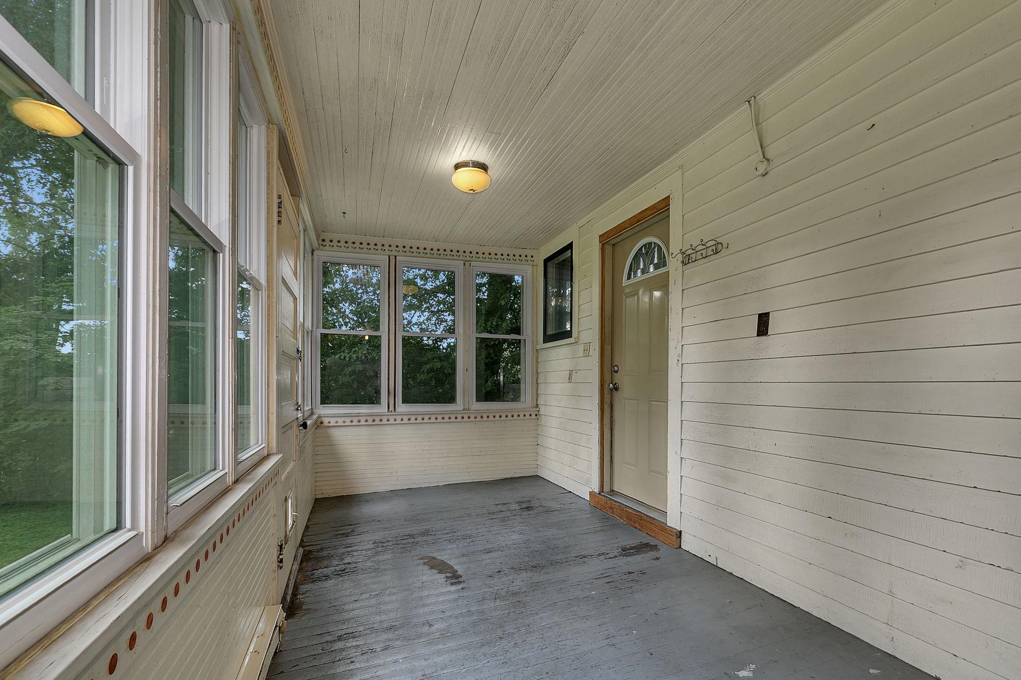 101 4th Avenue S Property Photo 2