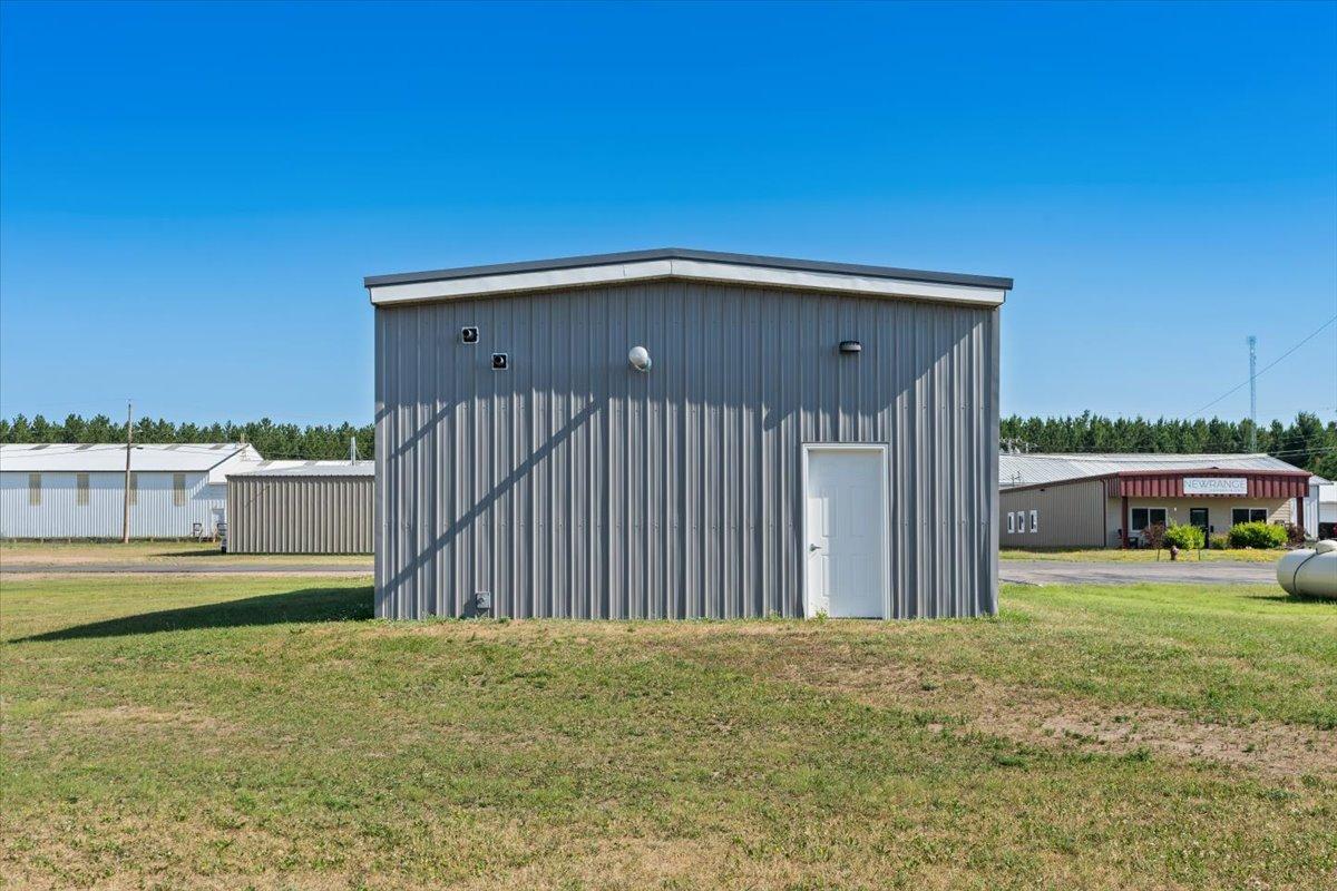 22 Commerce Road Property Photo 5