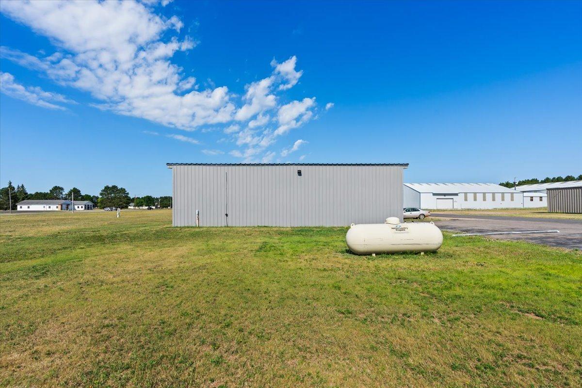 22 Commerce Road Property Photo 12