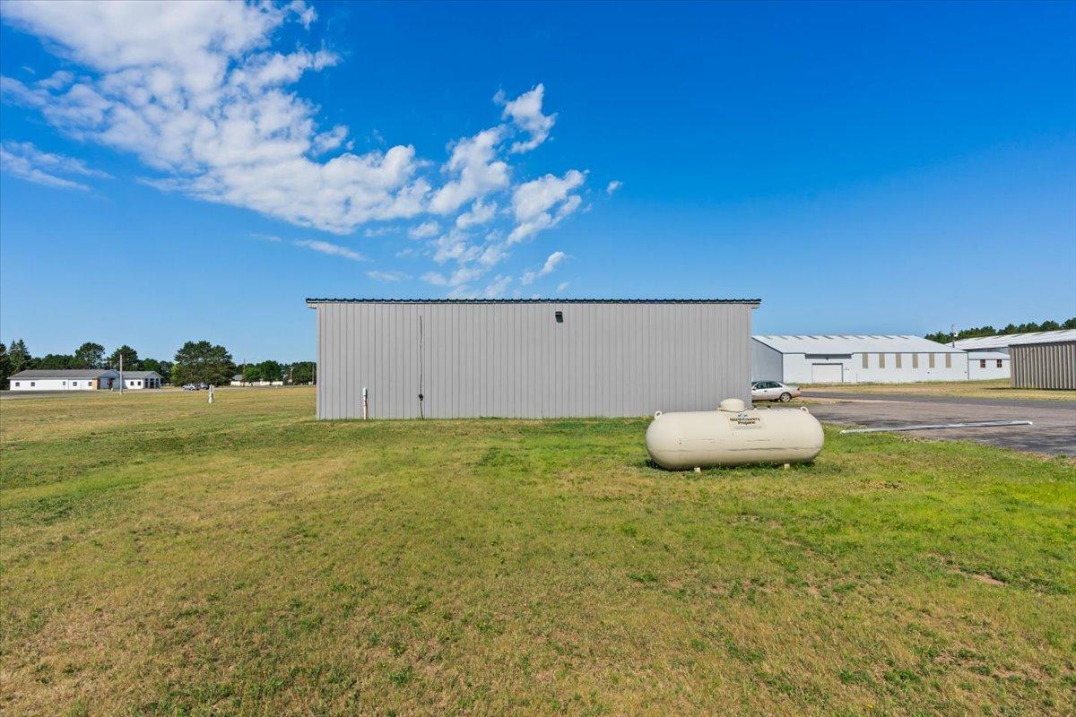 22 Commerce Road Property Photo 14