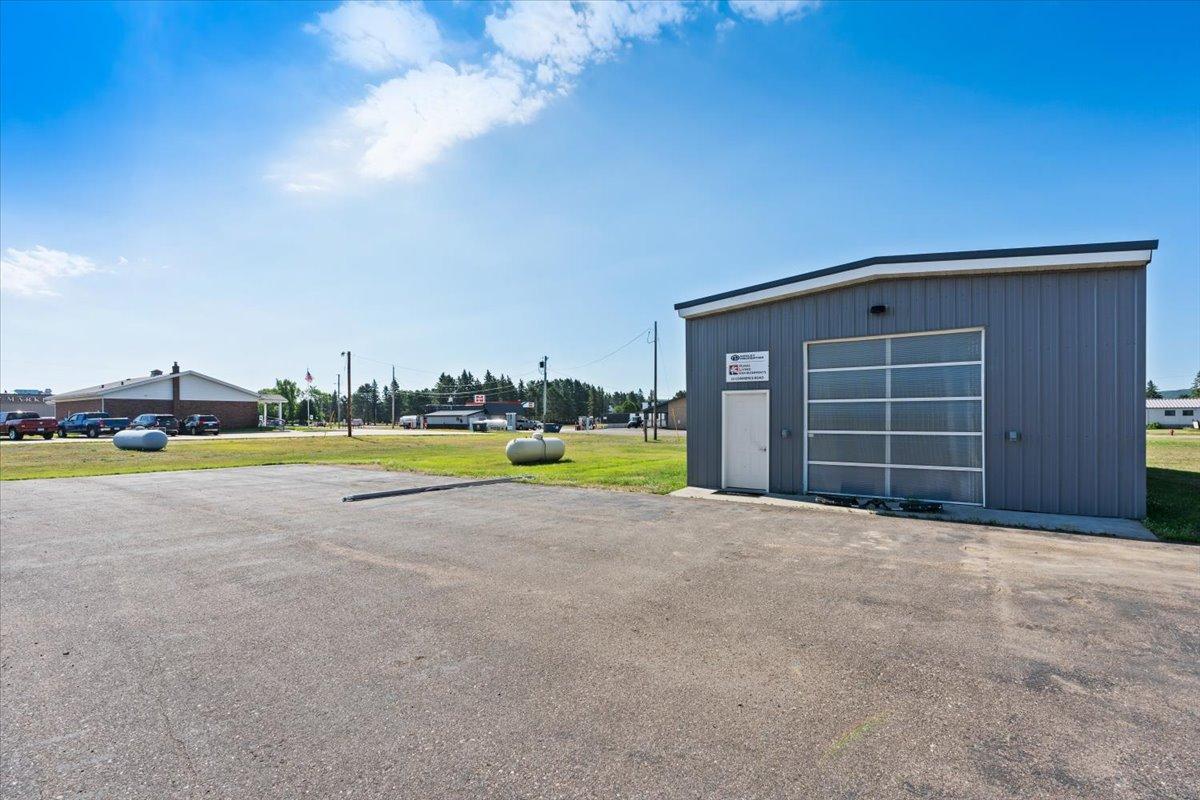 22 Commerce Road Property Photo 16