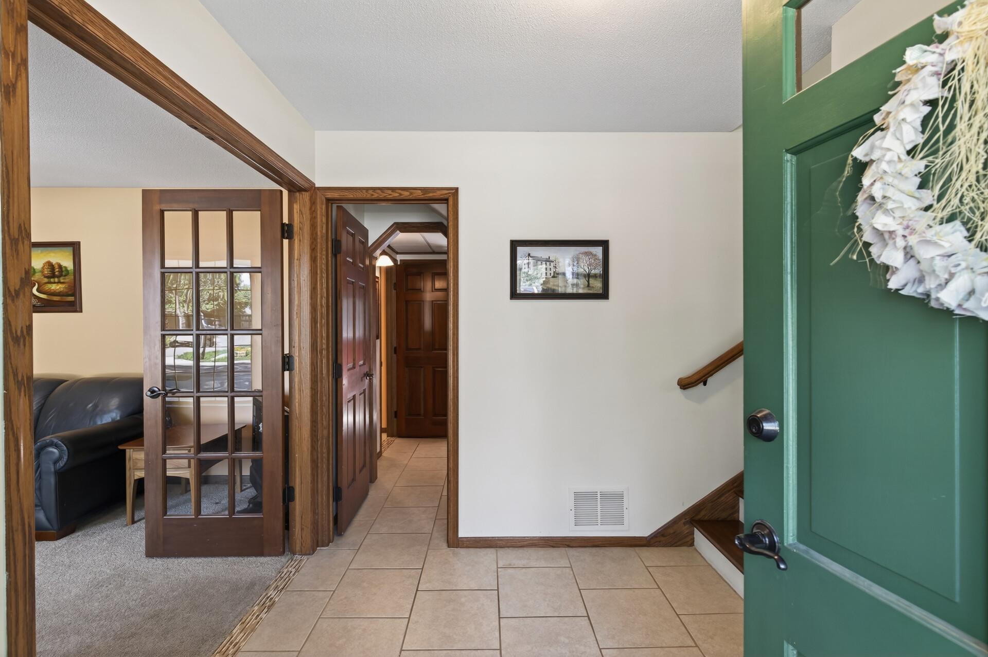 1094 Lowell Drive Property Photo 4
