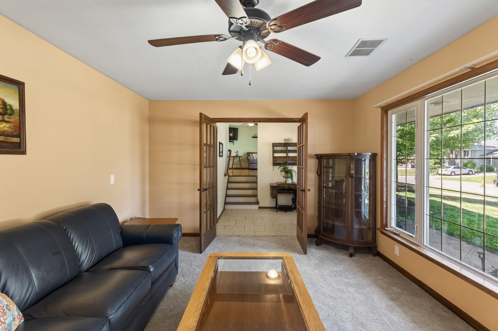 1094 Lowell Drive Property Photo 6